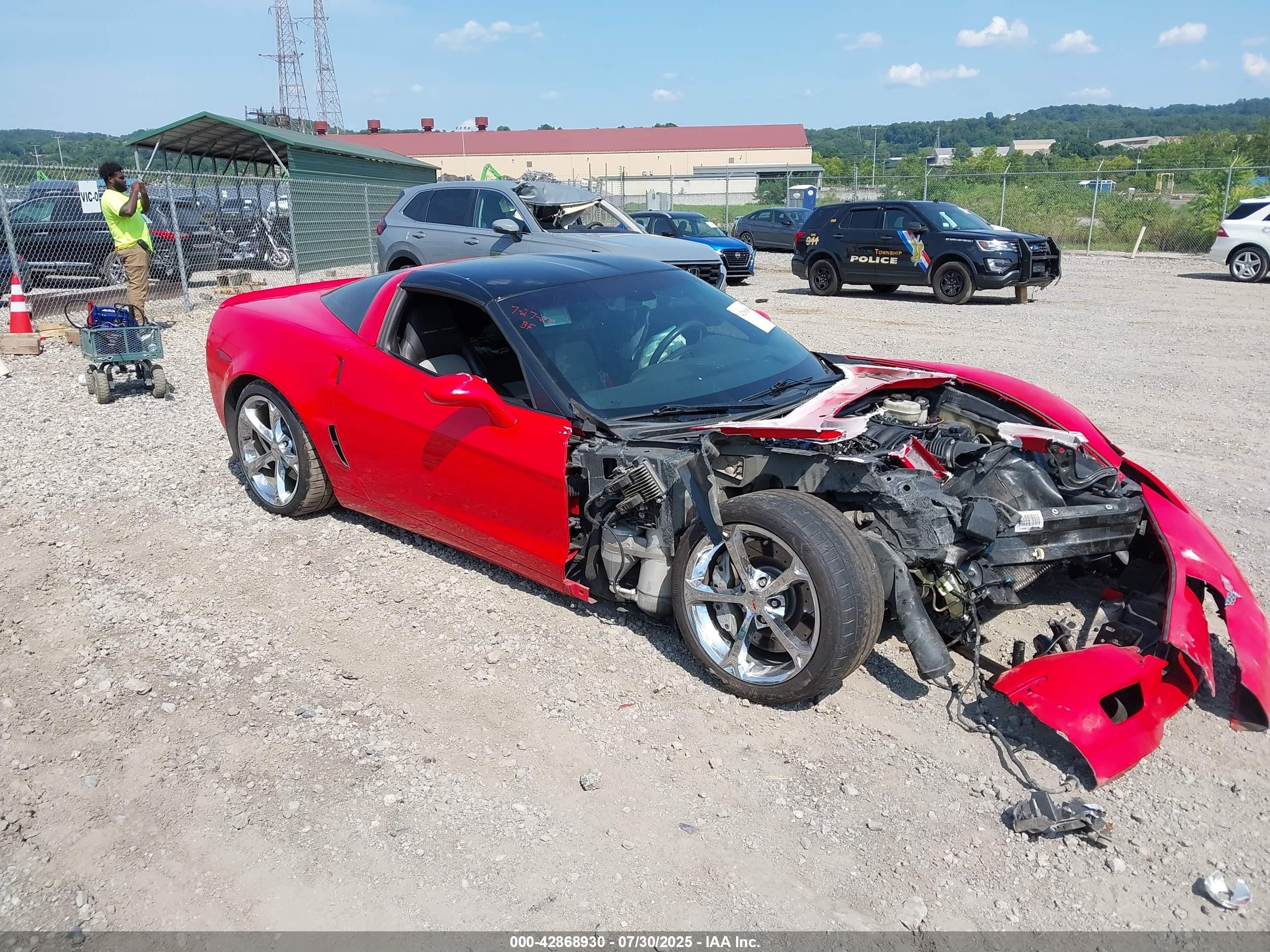 2010 Chevrolet Corvette Z16 Grand Sport 3LT, VIN 1G1YS2DW9A5110128 — Front end