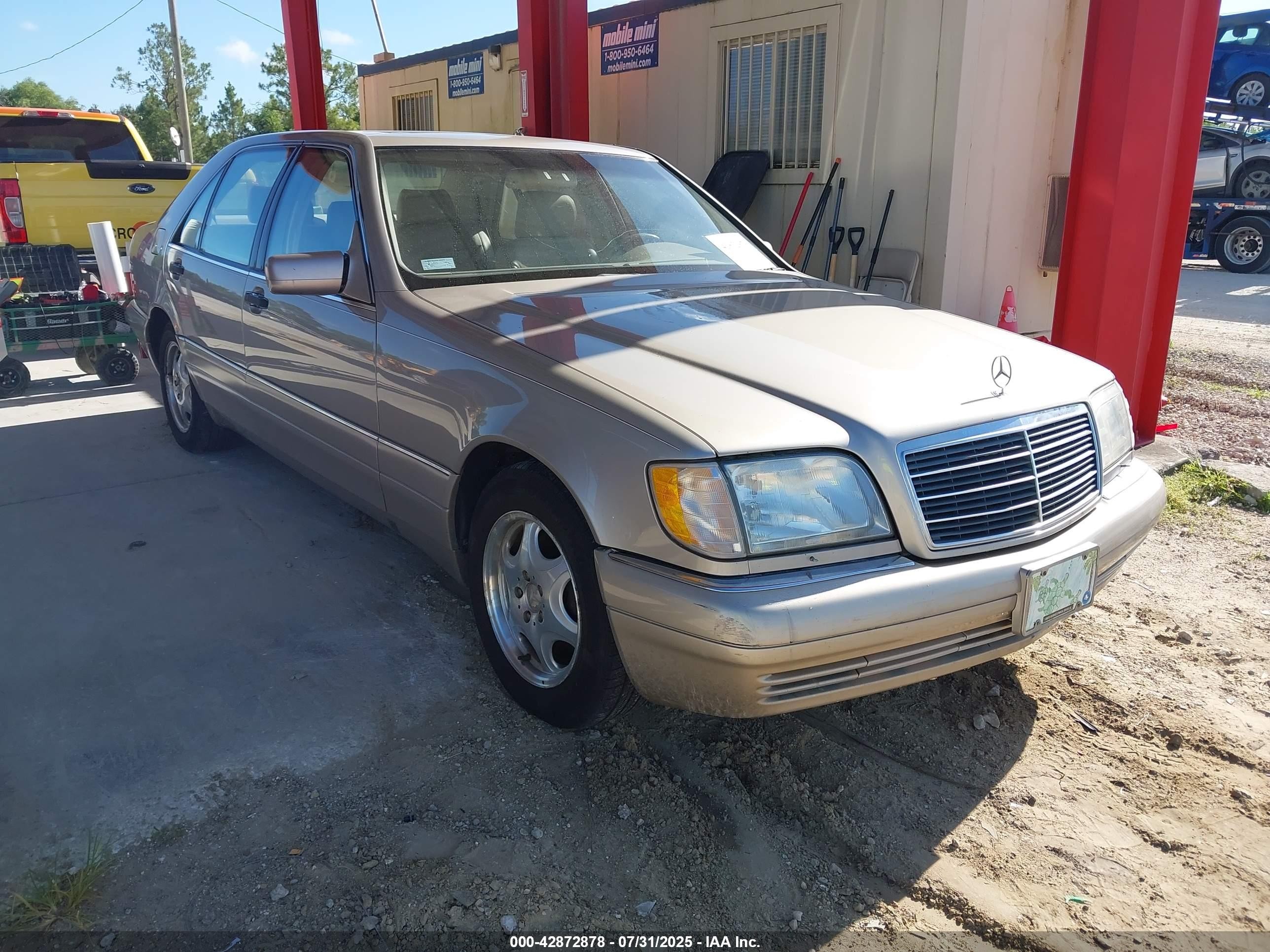 1999 Mercedes-Benz S 320/430/500, VIN WDBGA33G1XA420830 — Normal wear
