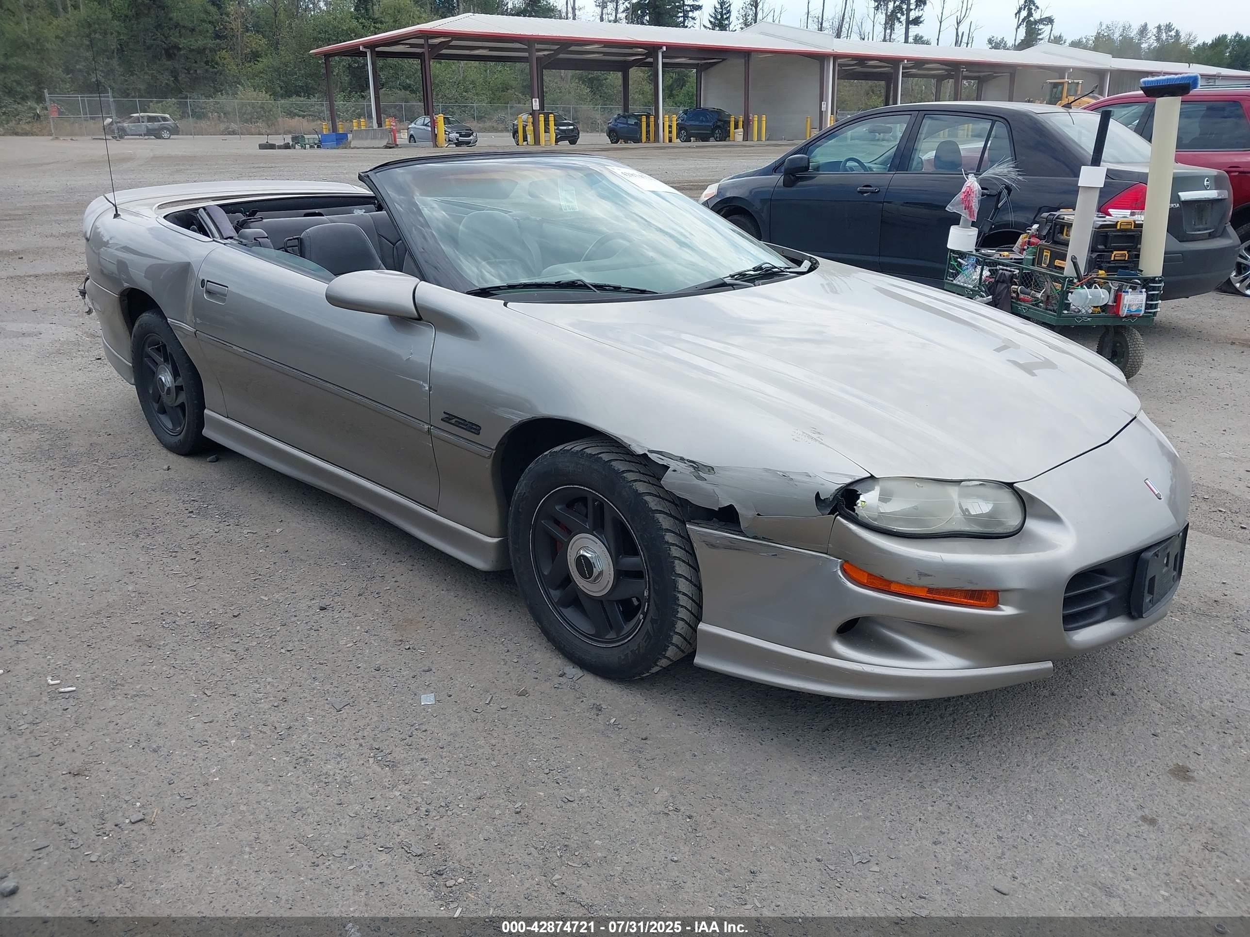2000 Chevrolet Camaro Z28, VIN 2G1FP32G4Y2126401 — Front end