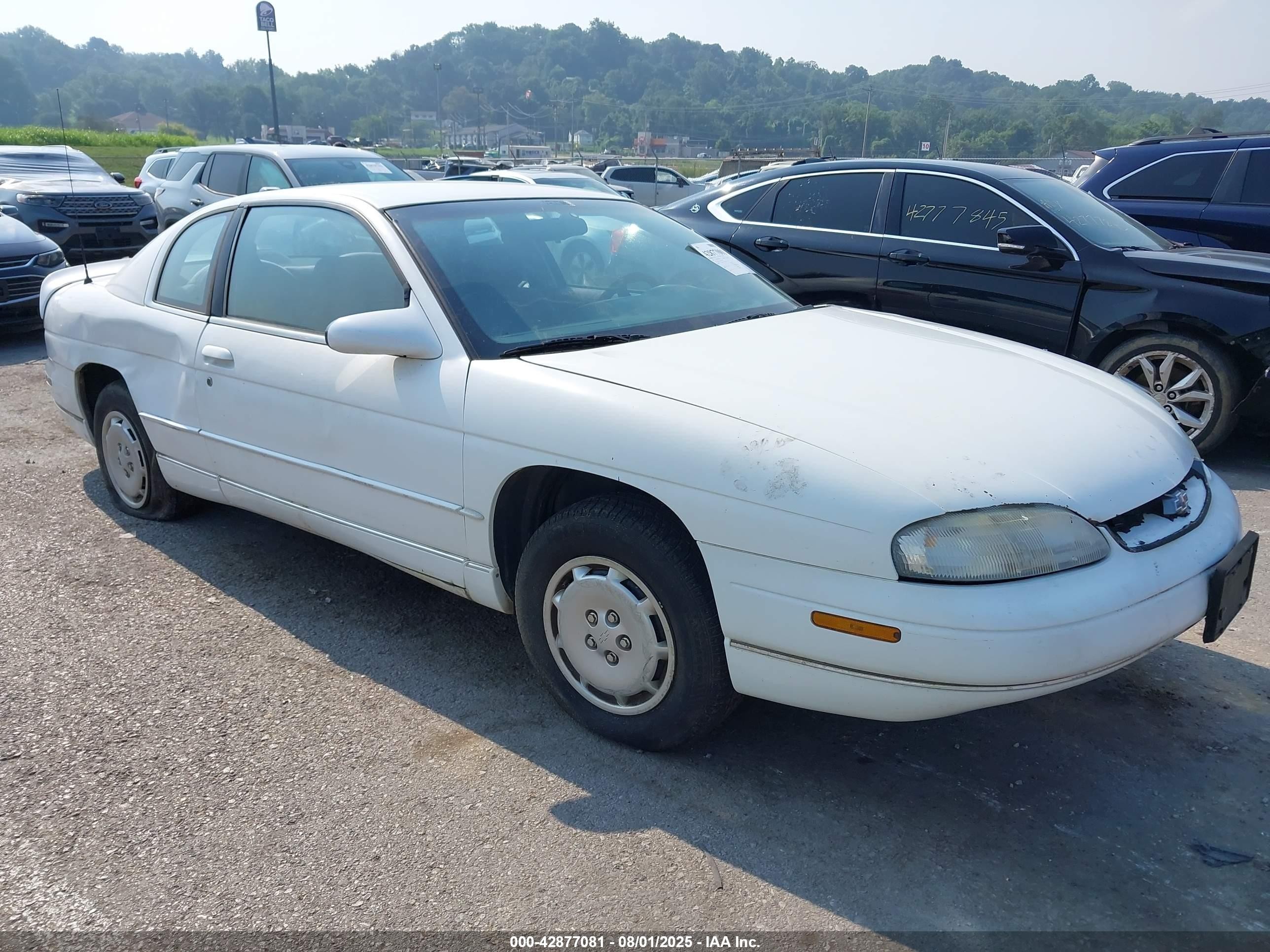 1995 Chevrolet Monte Carlo LS, VIN 2G1WW12M7S9191688 — Front end