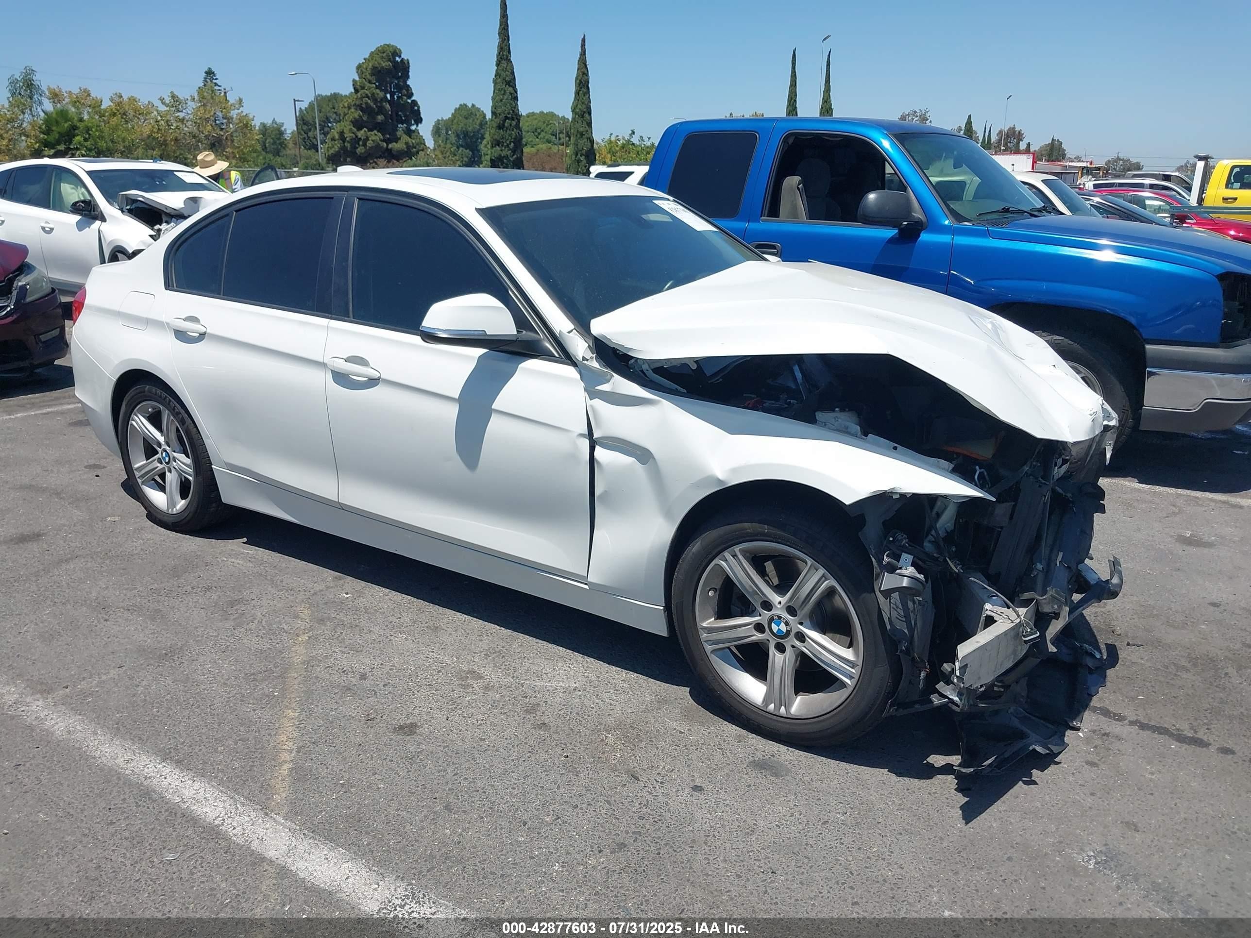 2013 BMW 3 Series 328i, VIN WBA3C1C59DF436380 — Front end
