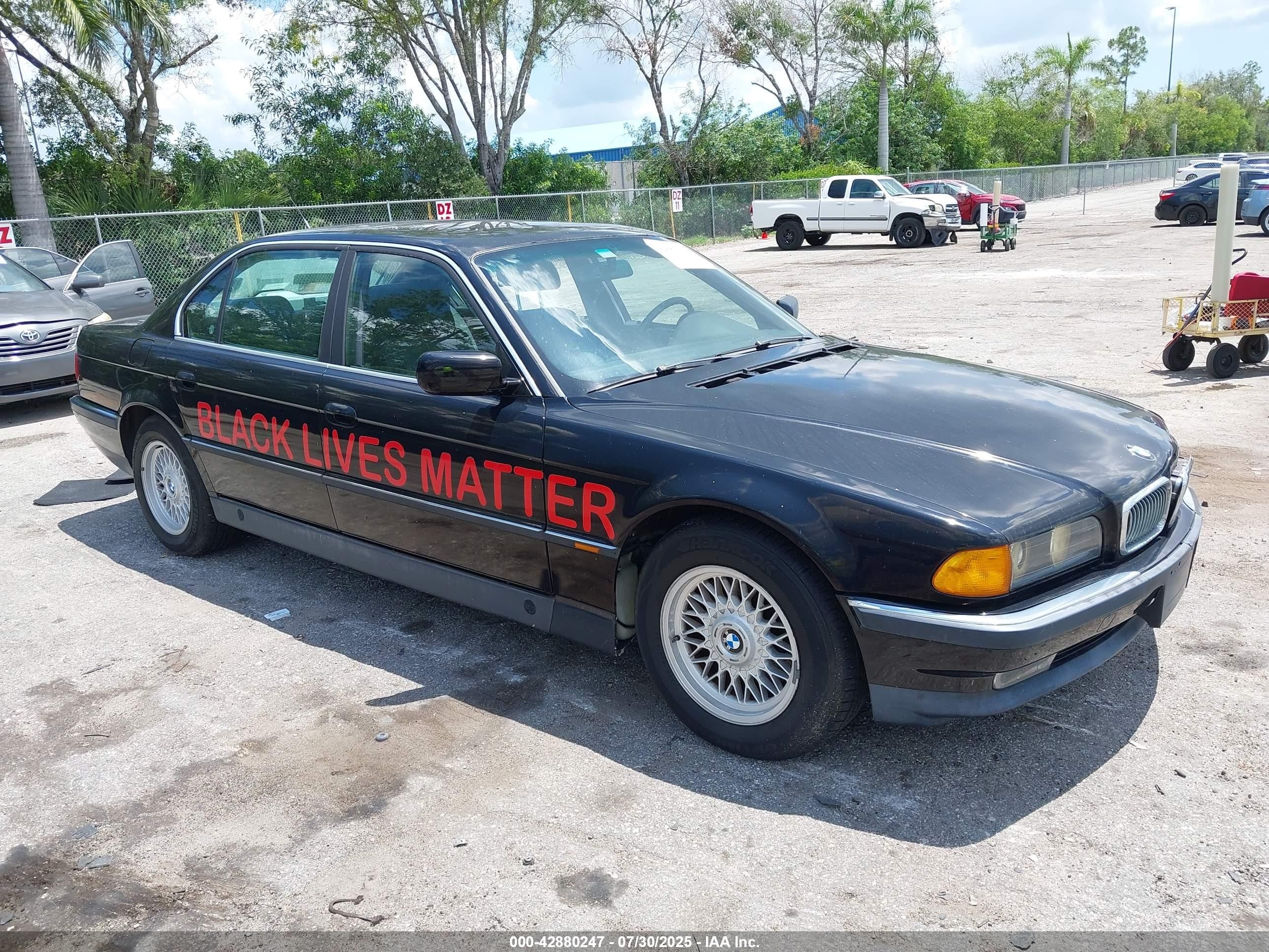 1997 BMW 7 Series 740iL, VIN WBAGJ8327VDM01744 — Front end