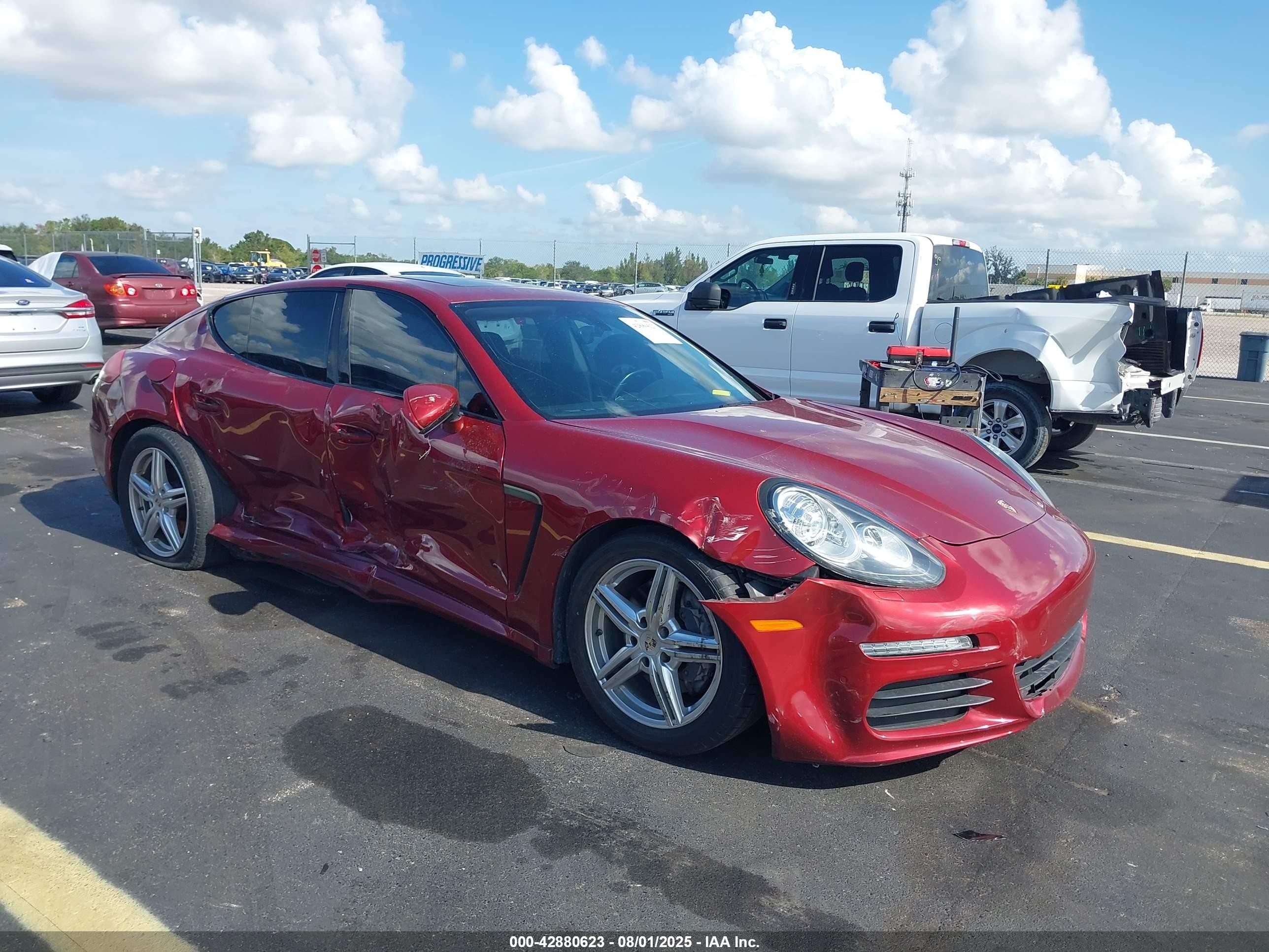 2015 Porsche Panamera 4, VIN WP0AA2A73FL000977 — Фото с аукциона