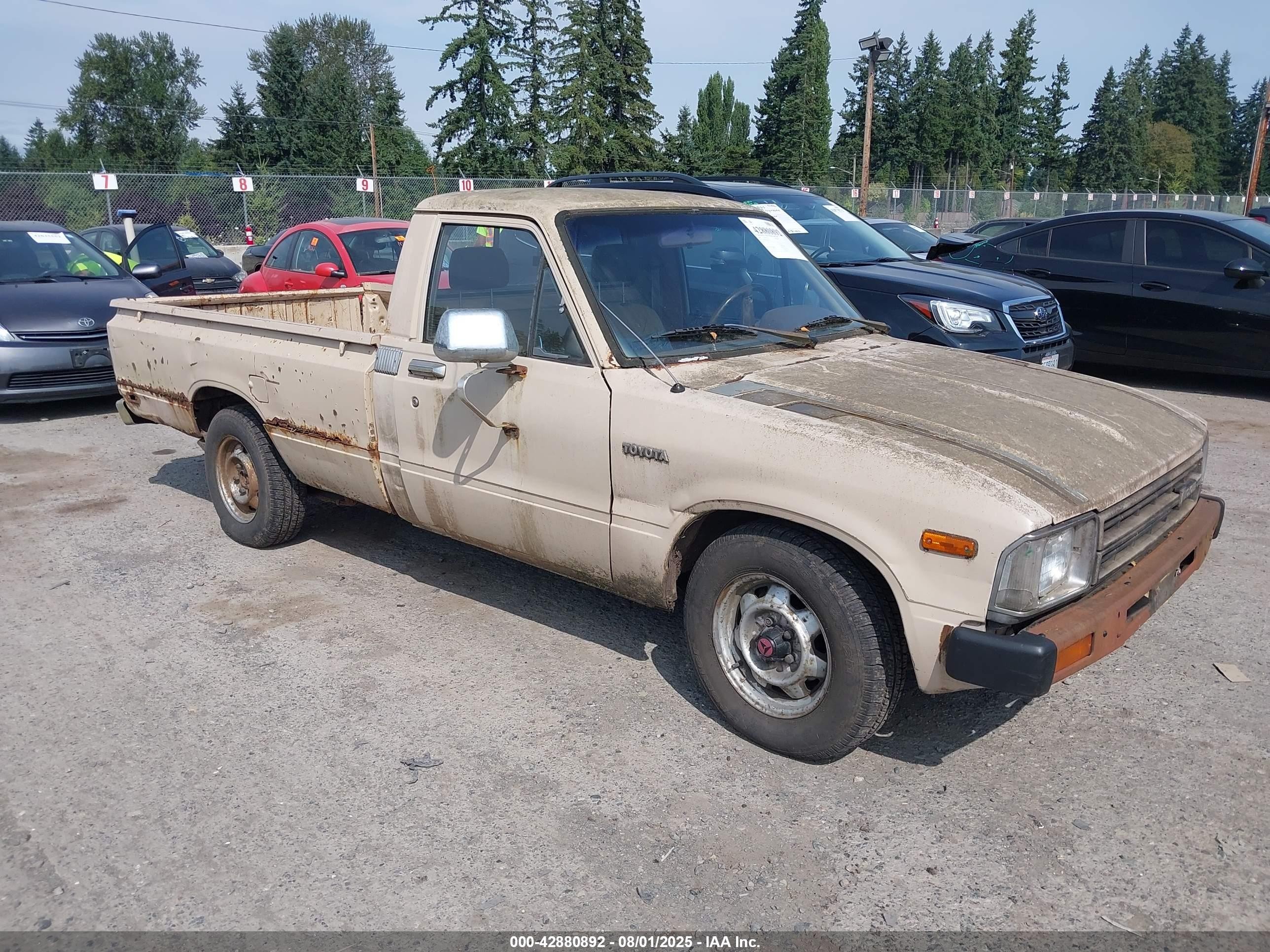 1982 Toyota Pickup, VIN JT4RN44S5C0073543 — Бок