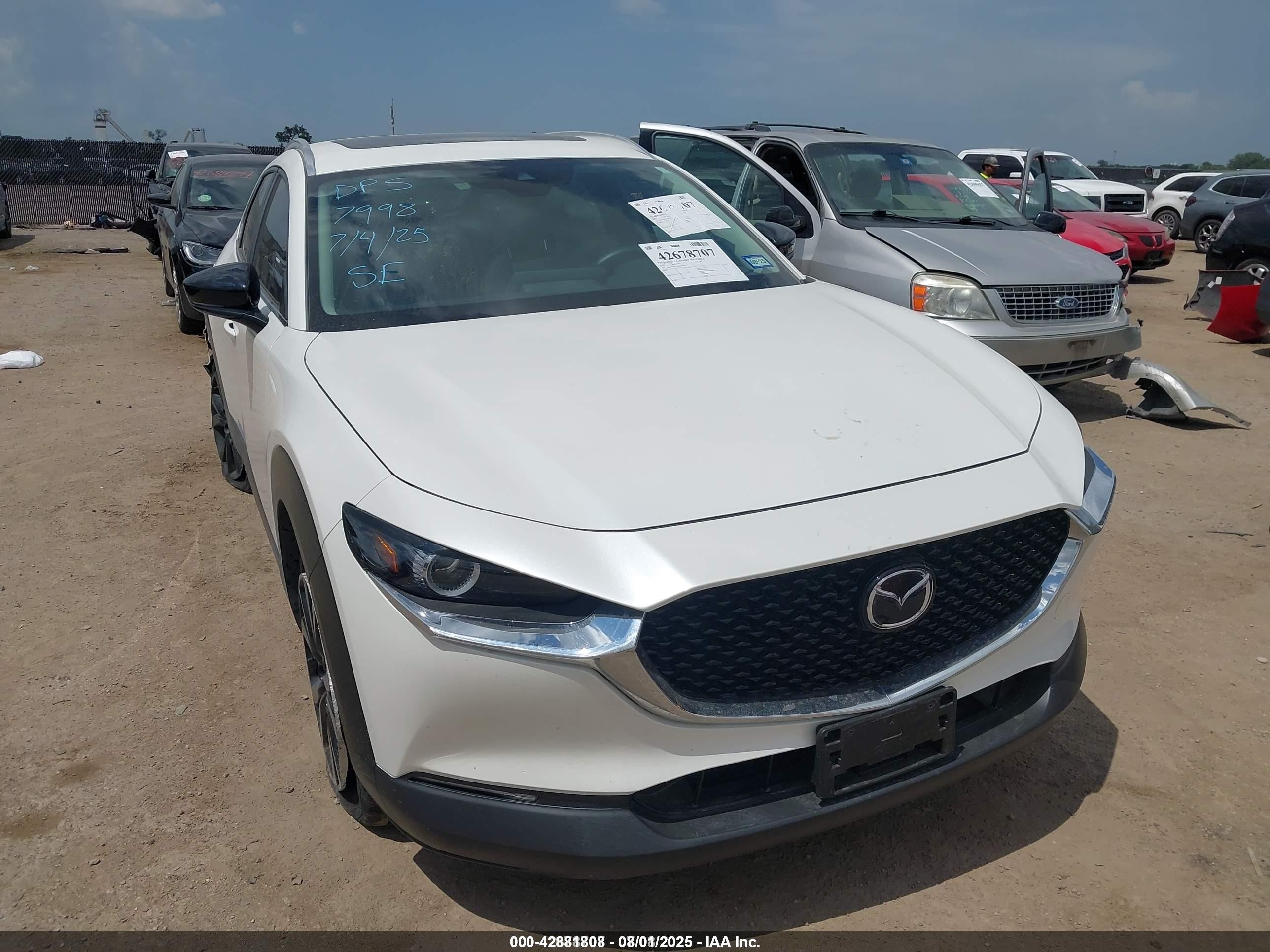 2022 Mazda CX-30 2.5 Turbo, VIN 3MVDMBAY3NM437998 — Auction photo