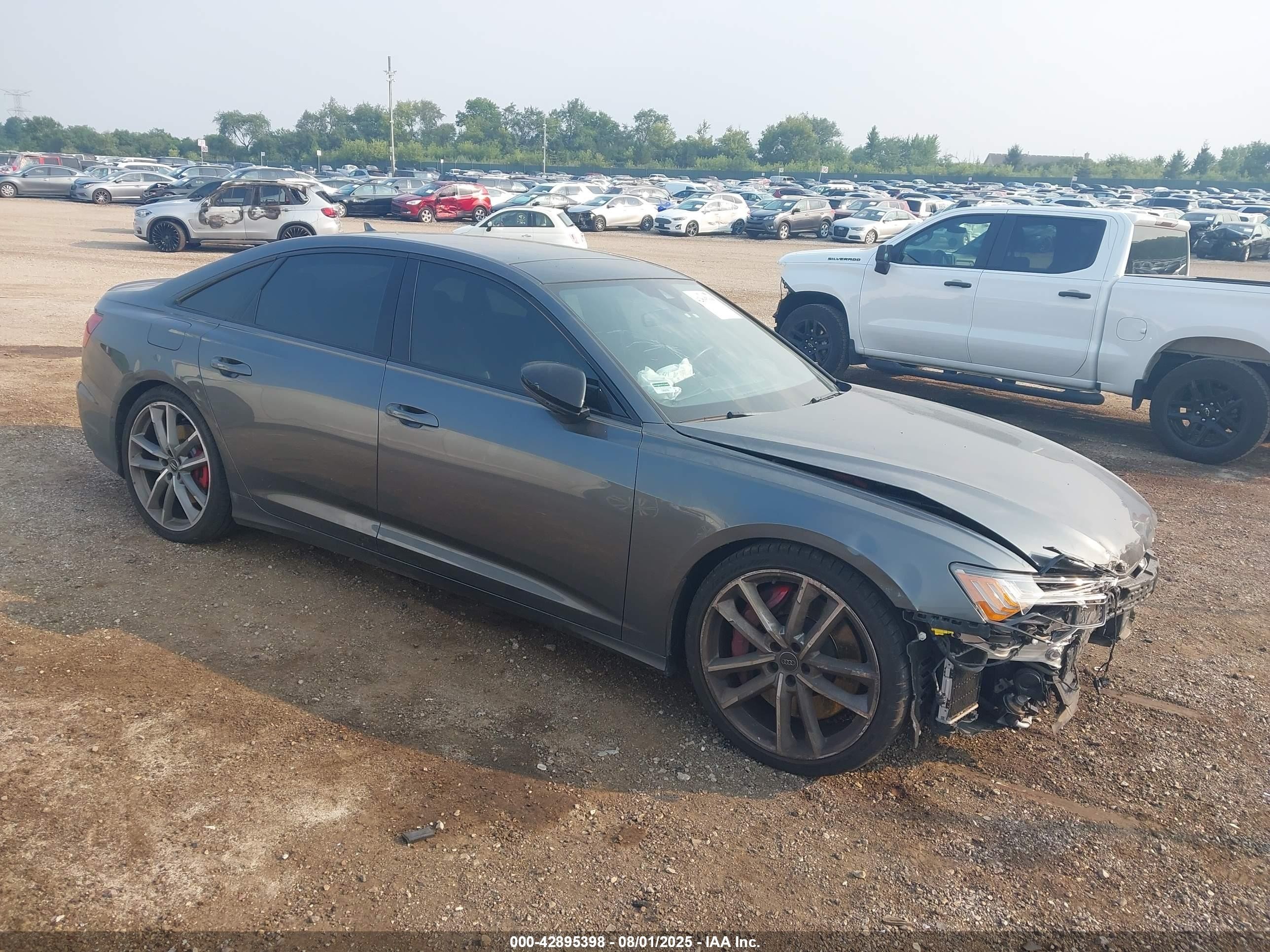 2020 Audi S6 Prestige, VIN WAUFFAF26LN026677 — Перед