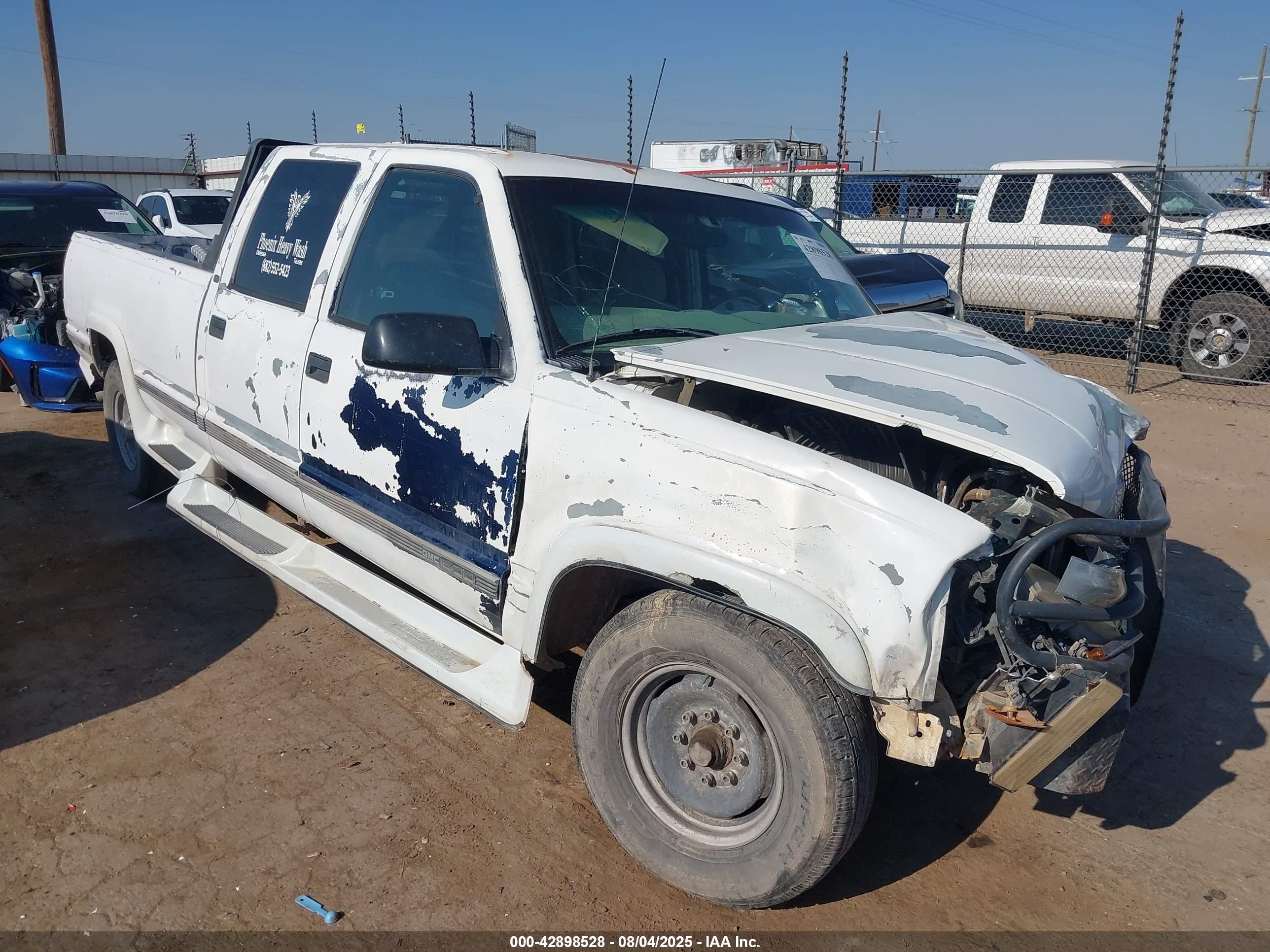 1998 Chevrolet Silverado 3500, VIN 1GCGC33J9WF014190 — Перед
