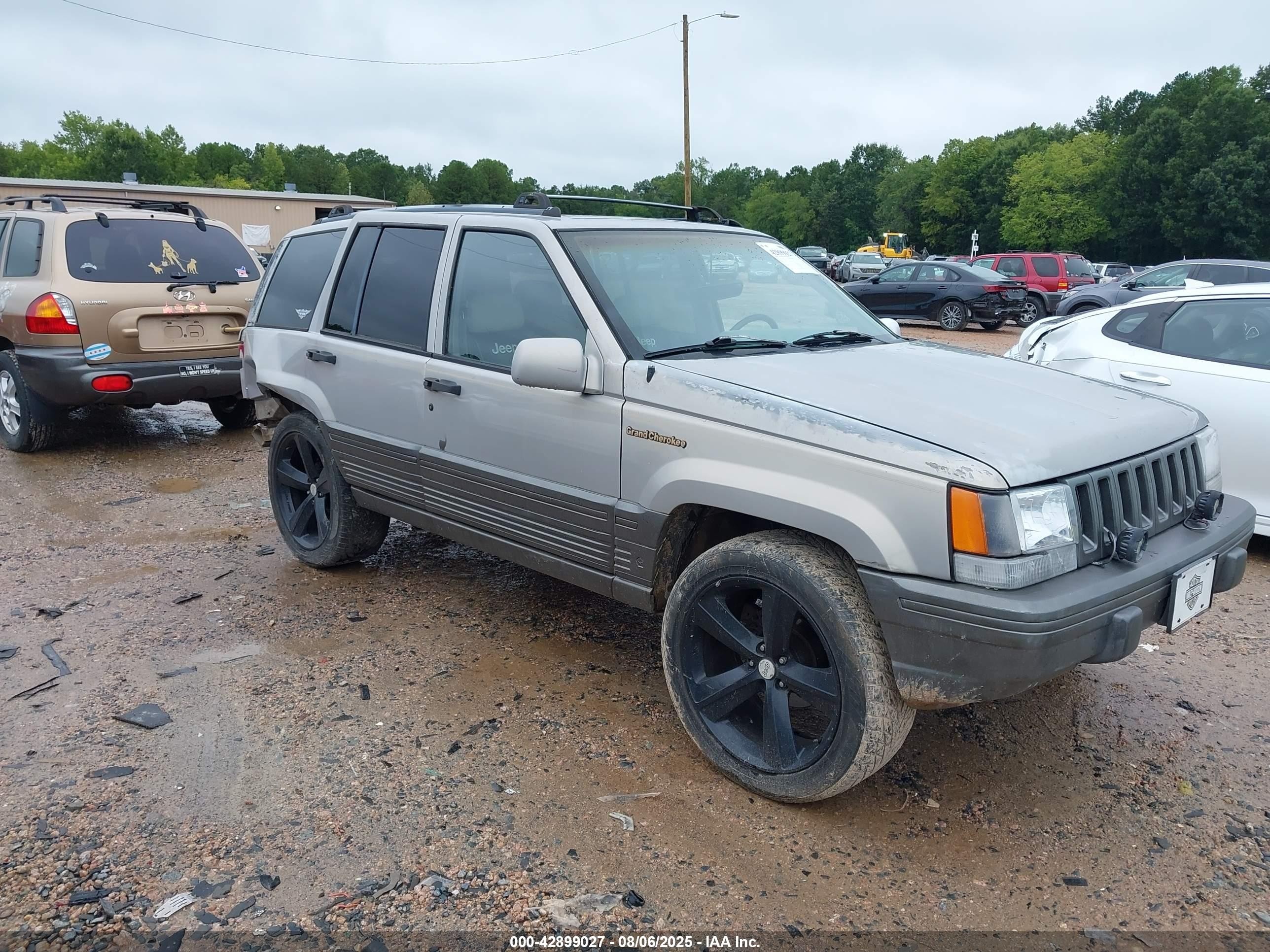 1995 Jeep Grand Cherokee Limited, VIN 1J4GZ78YXSC771522 — Rear end