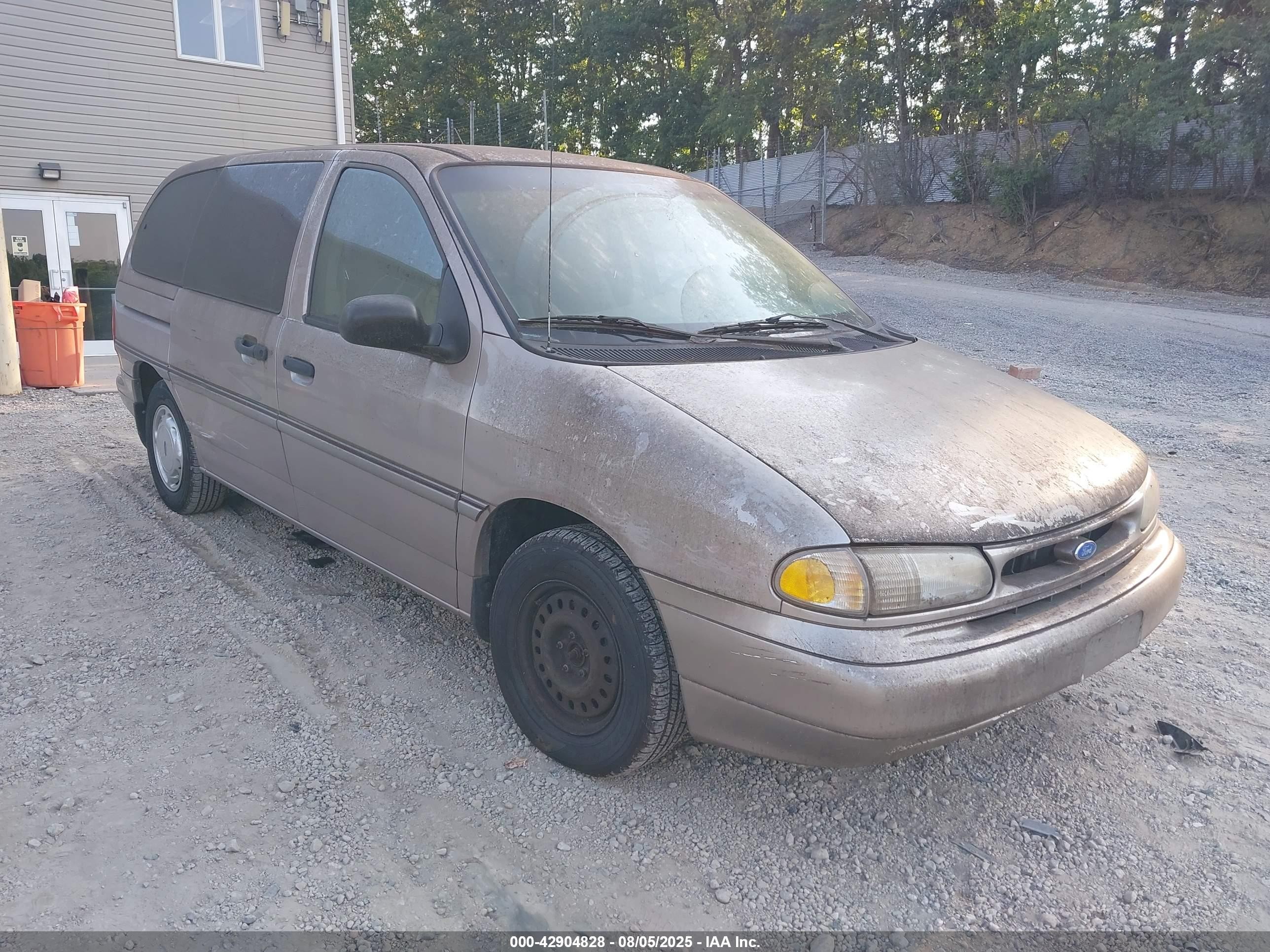 1995 Ford Windstar GL, VIN 2FMDA5143SBC45286 — Side