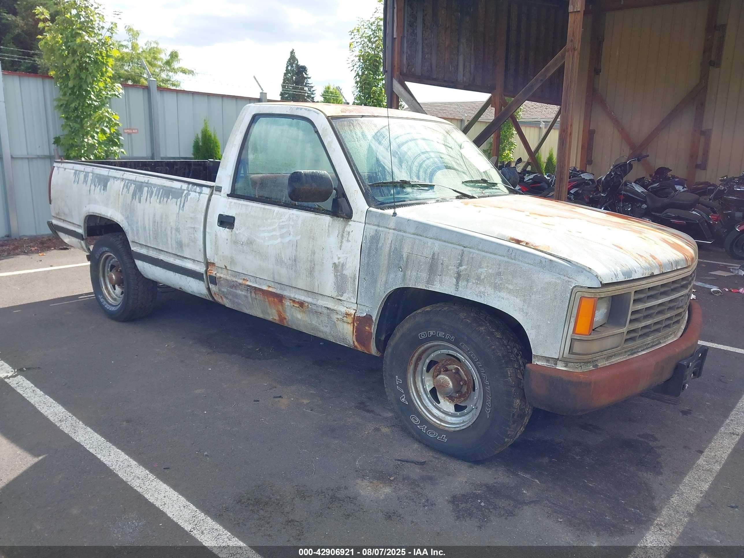 1988 Chevrolet Silverado 2500, VIN 1GCFC24Z2JE170886 — All over