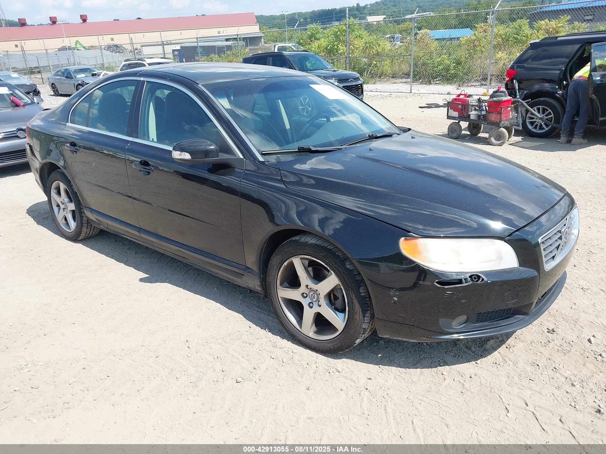 2009 Volvo S80 I6 Turbo, VIN YV1AH992091091035 — Rear end
