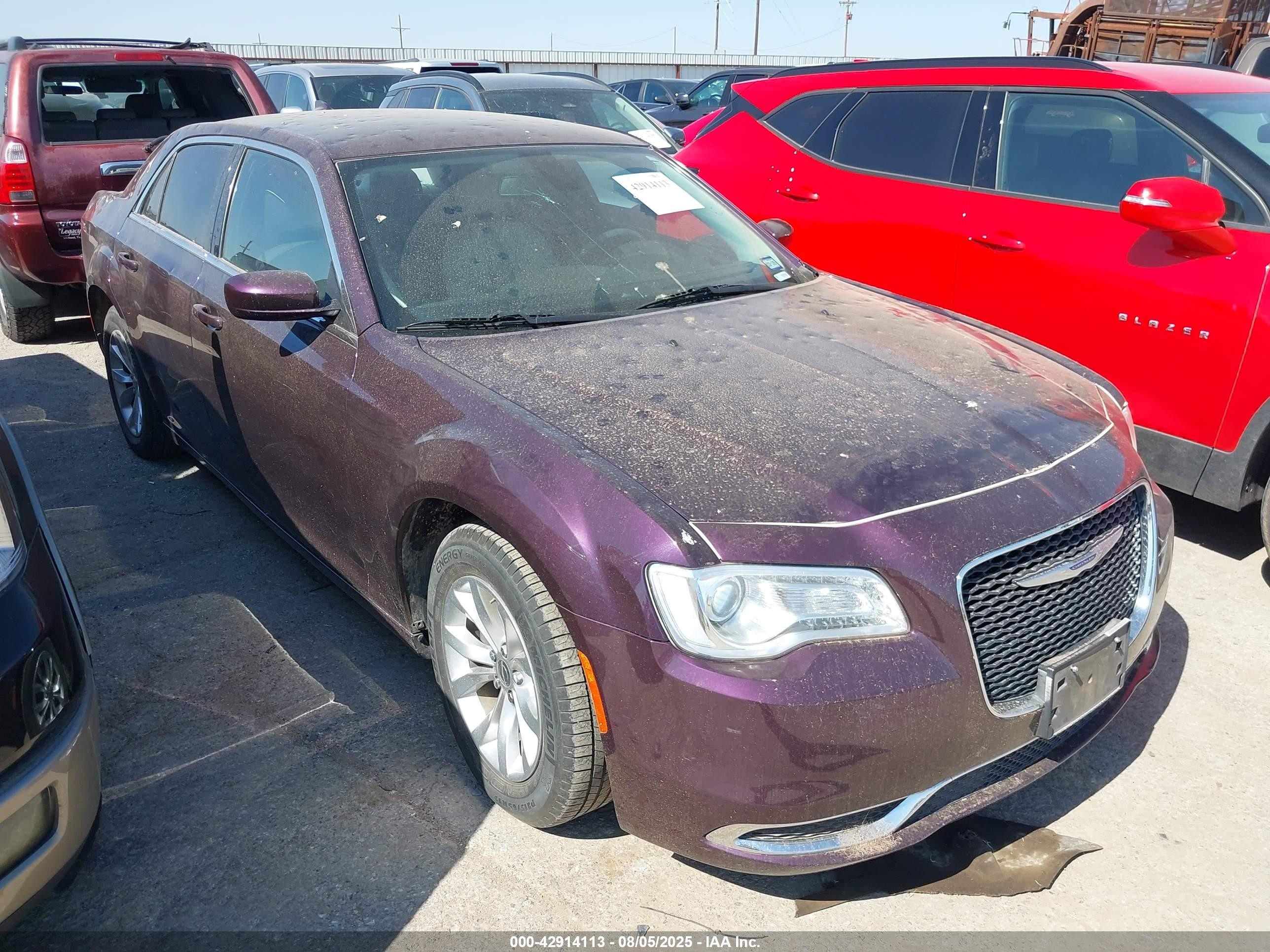 2020 Chrysler 300 Touring, VIN 2C3CCAAG6LH189554 — Auction photo