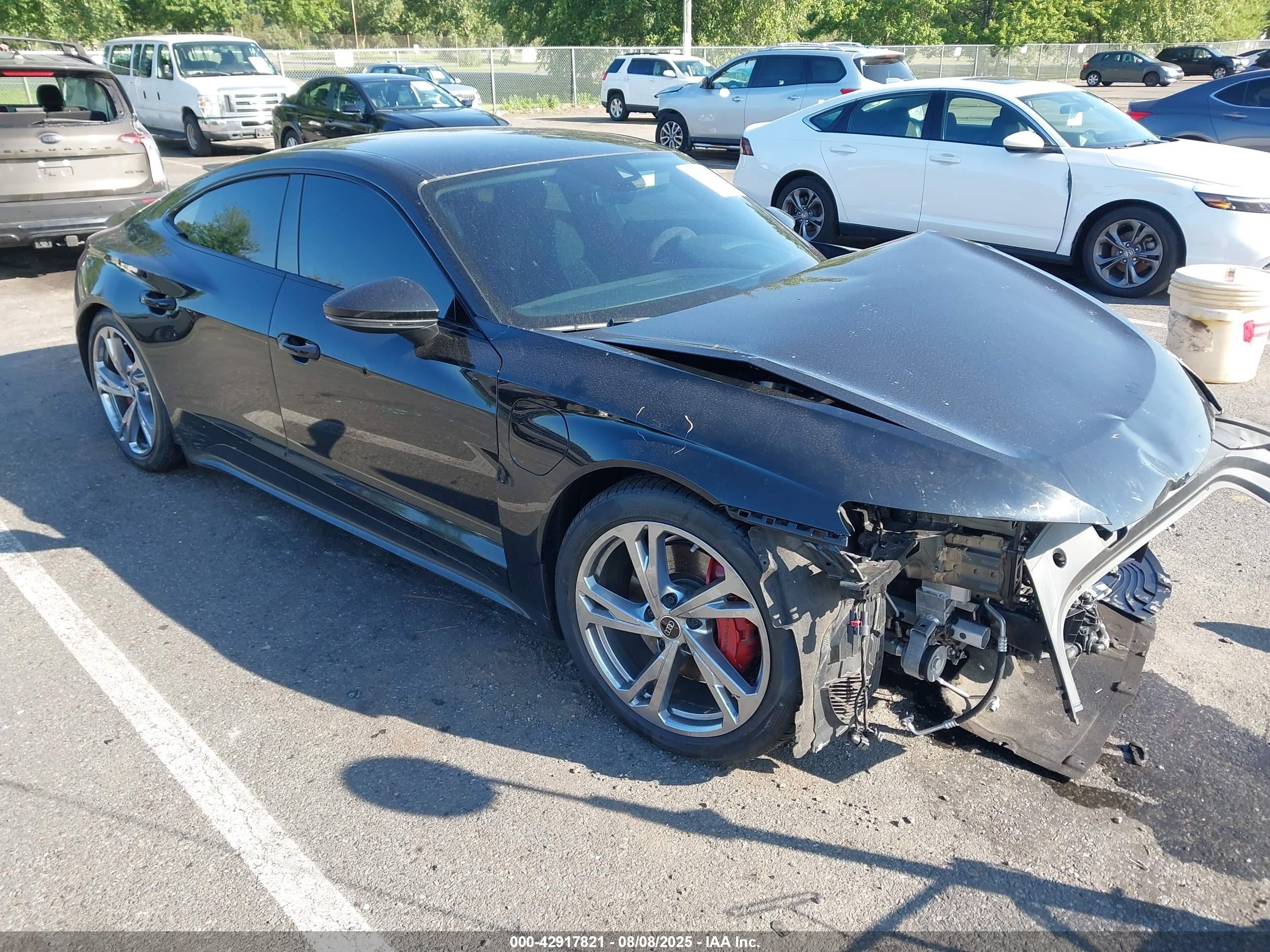 2023 Audi e-tron GT Premium Plus, VIN WAUFJBFW2P7003933 — Перед
