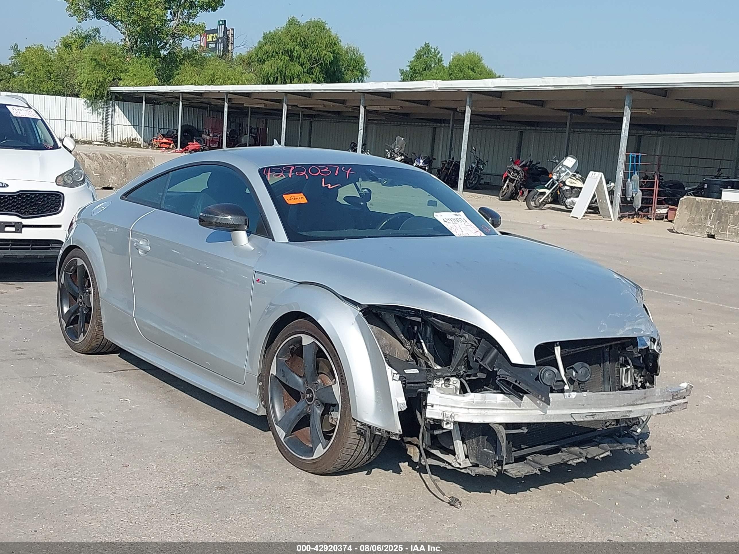 2015 Audi TT 2.0T, VIN TRUBFAFK3F1000864 — Перед