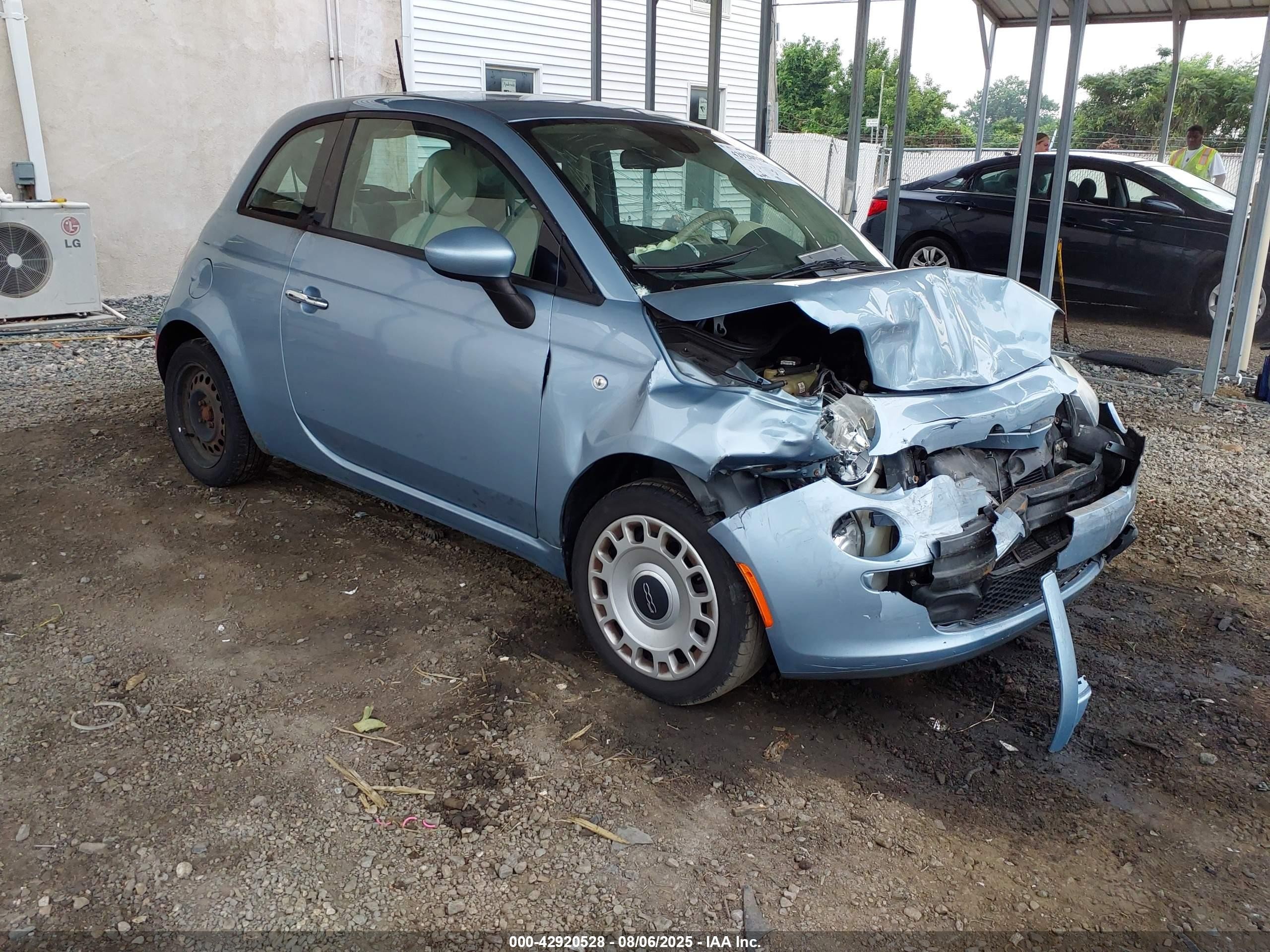 2015 FIAT 500 Pop, VIN 3C3CFFAR5FT537197 — Front end