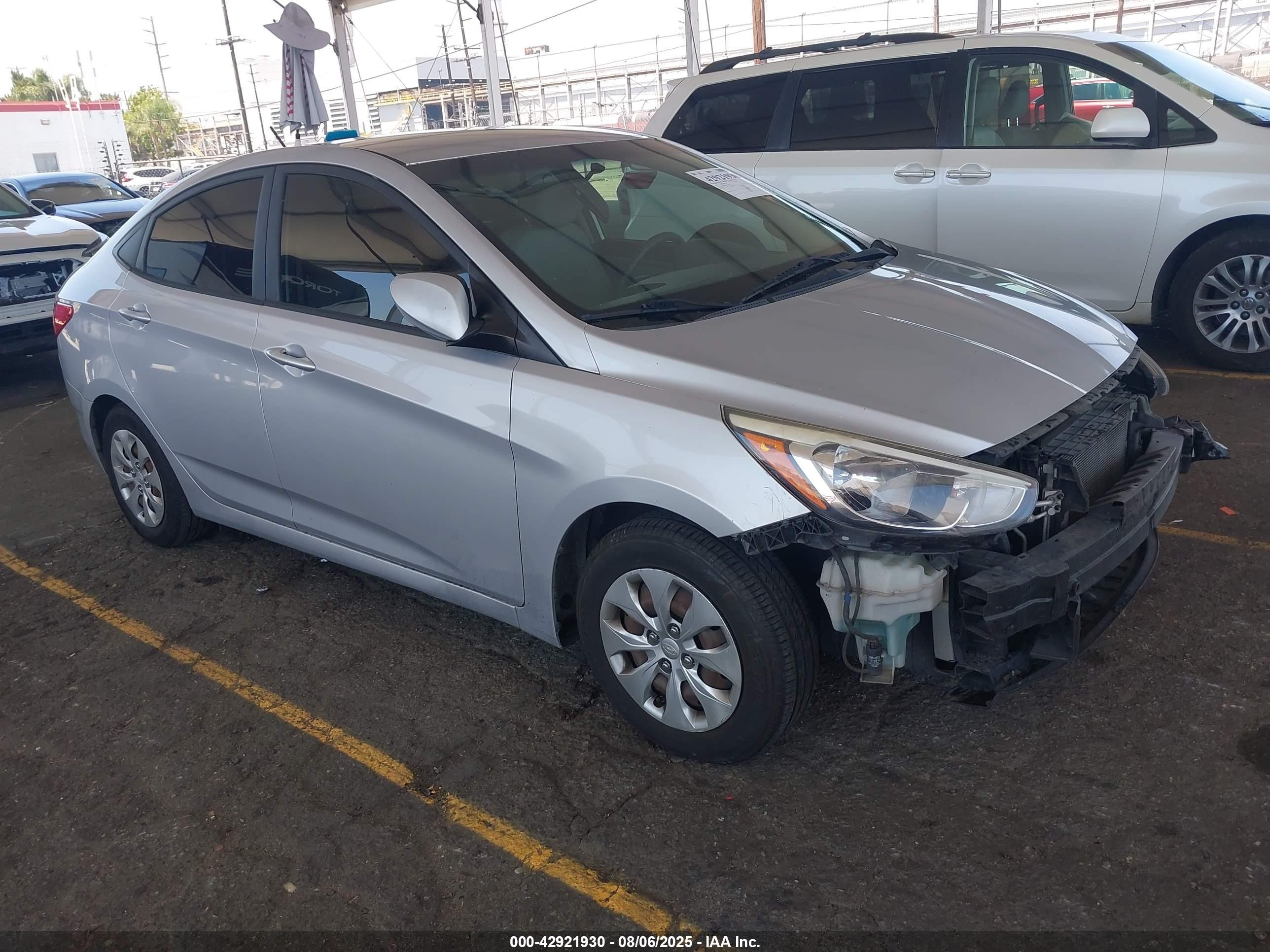 2016 Hyundai Accent SE, VIN KMHCT4AE0GU032743 — Front end