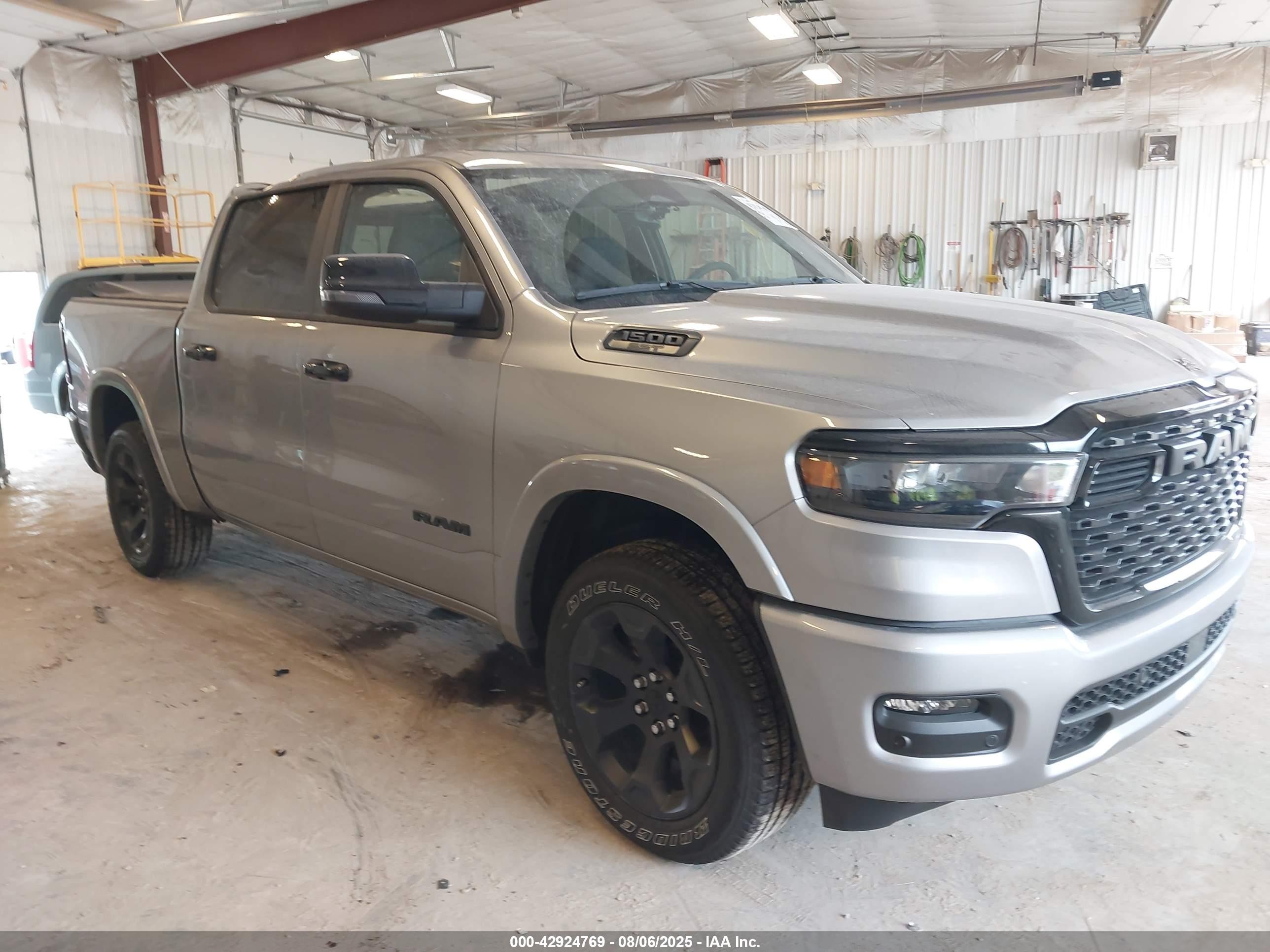 2025 Ram 1500 Big Horn, VIN 1C6SRFFP5SN699970 — Стихия