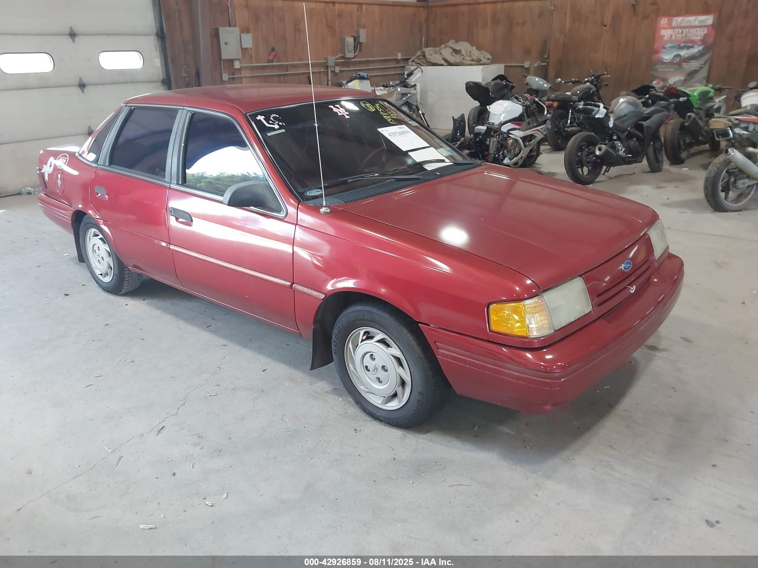 1992 Ford Tempo, VIN 1FAPP36X0NK130278 — Front end