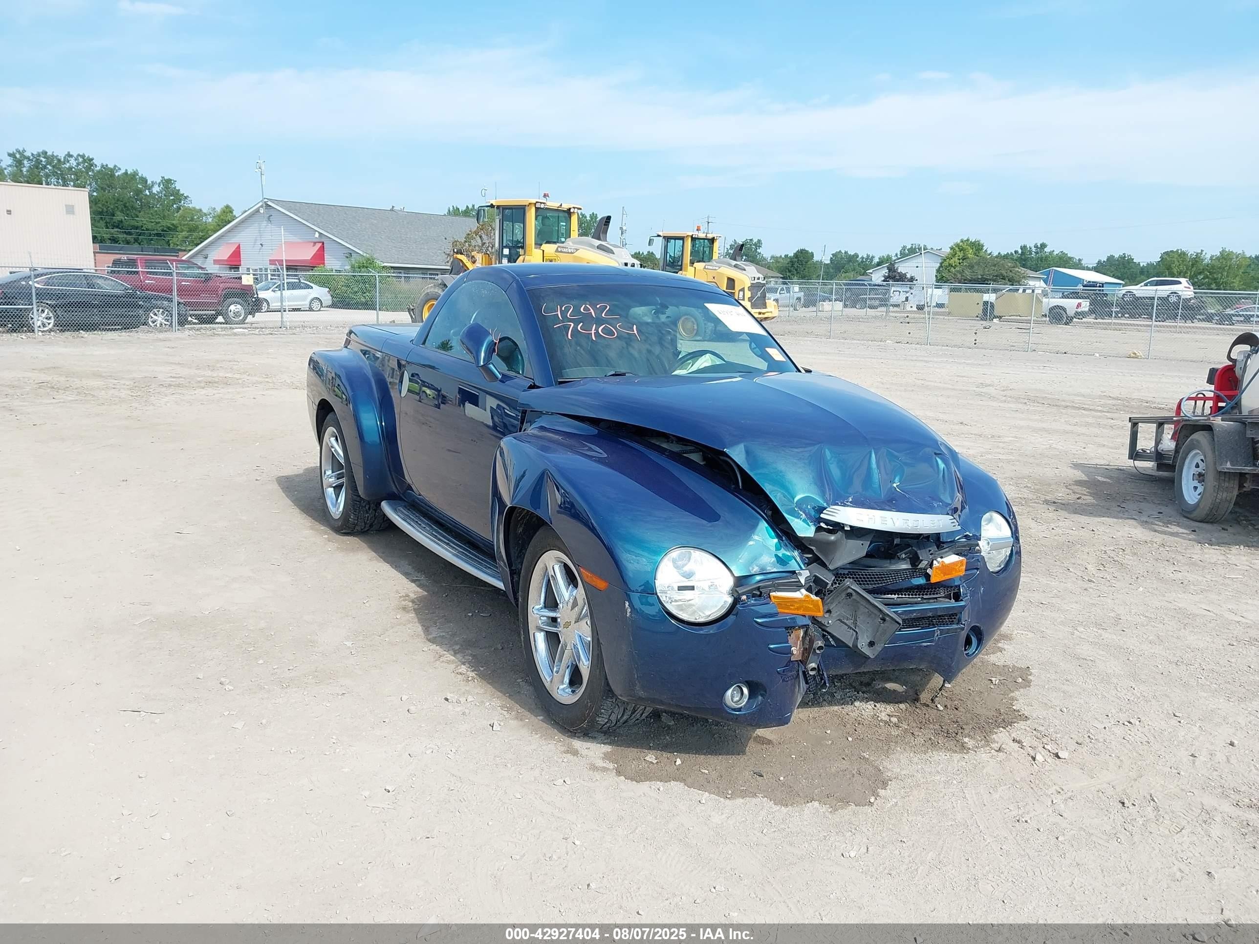 2005 Chevrolet SSR LS, VIN 1GCES14H65B114389 — Front end