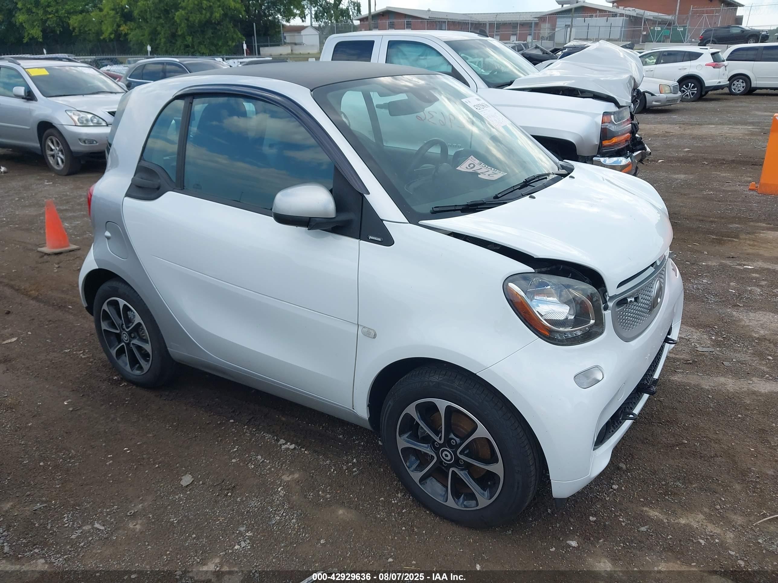 2016 Smart fortwo Passion, VIN WMEFJ5DAXGK061749 — Не указано