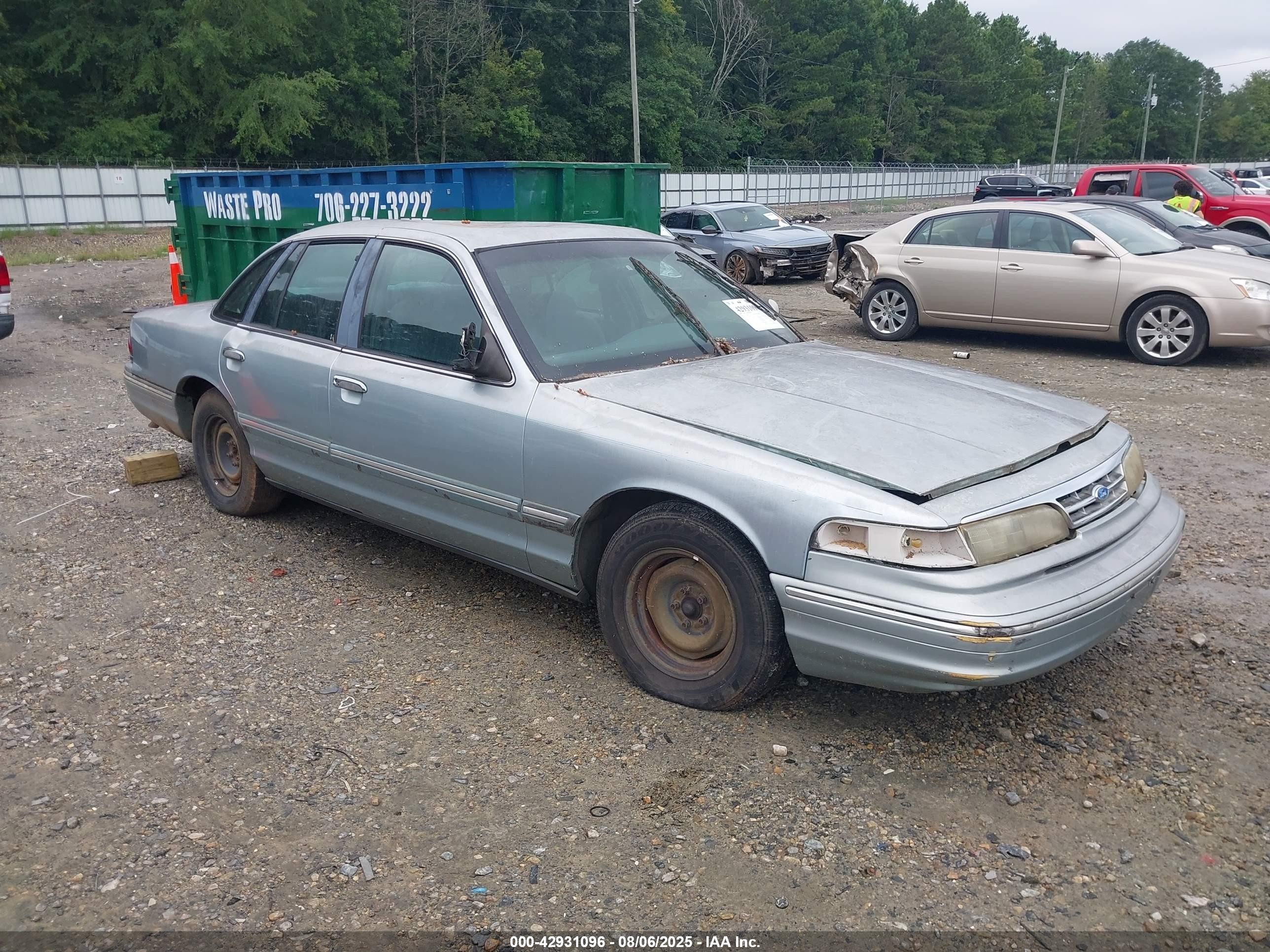1996 Ford Crown Victoria, VIN 2FALP73W5TX215614 — All over