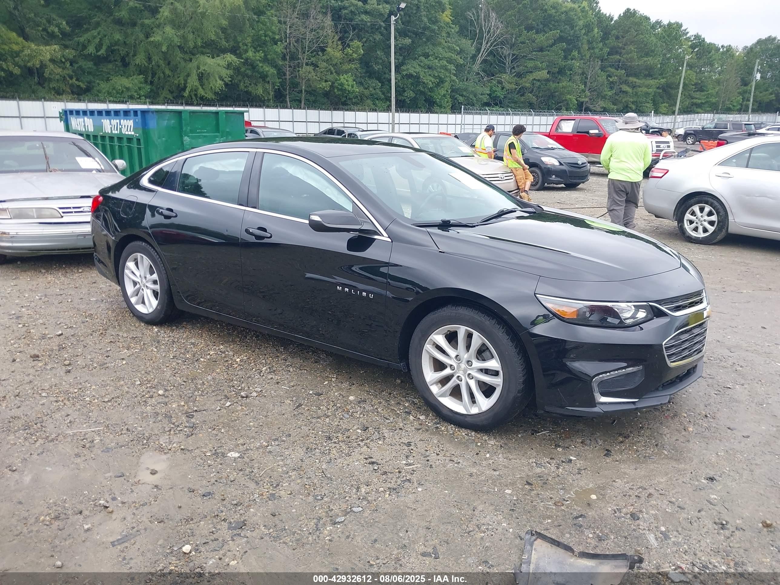 2018 Chevrolet Malibu LT, VIN 1G1ZD5ST8JF213947 — Auction photo