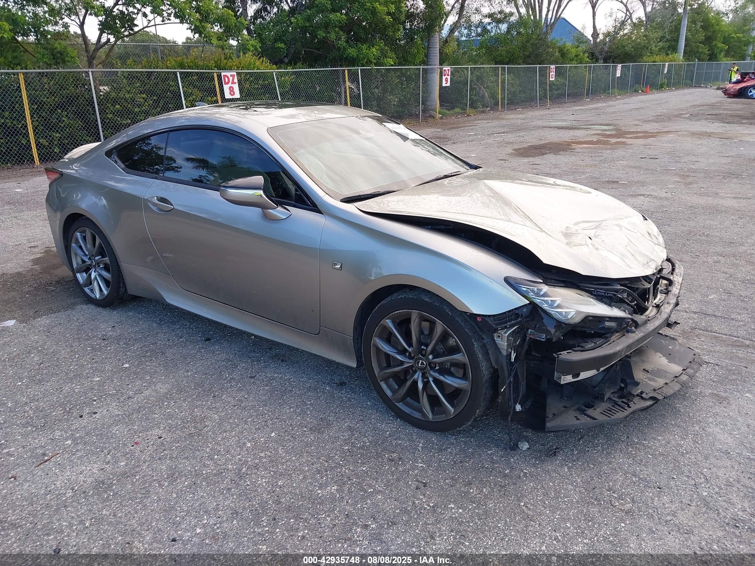 2019 Lexus RC 350, VIN JTHHZ5BC4K5020575 — Front end