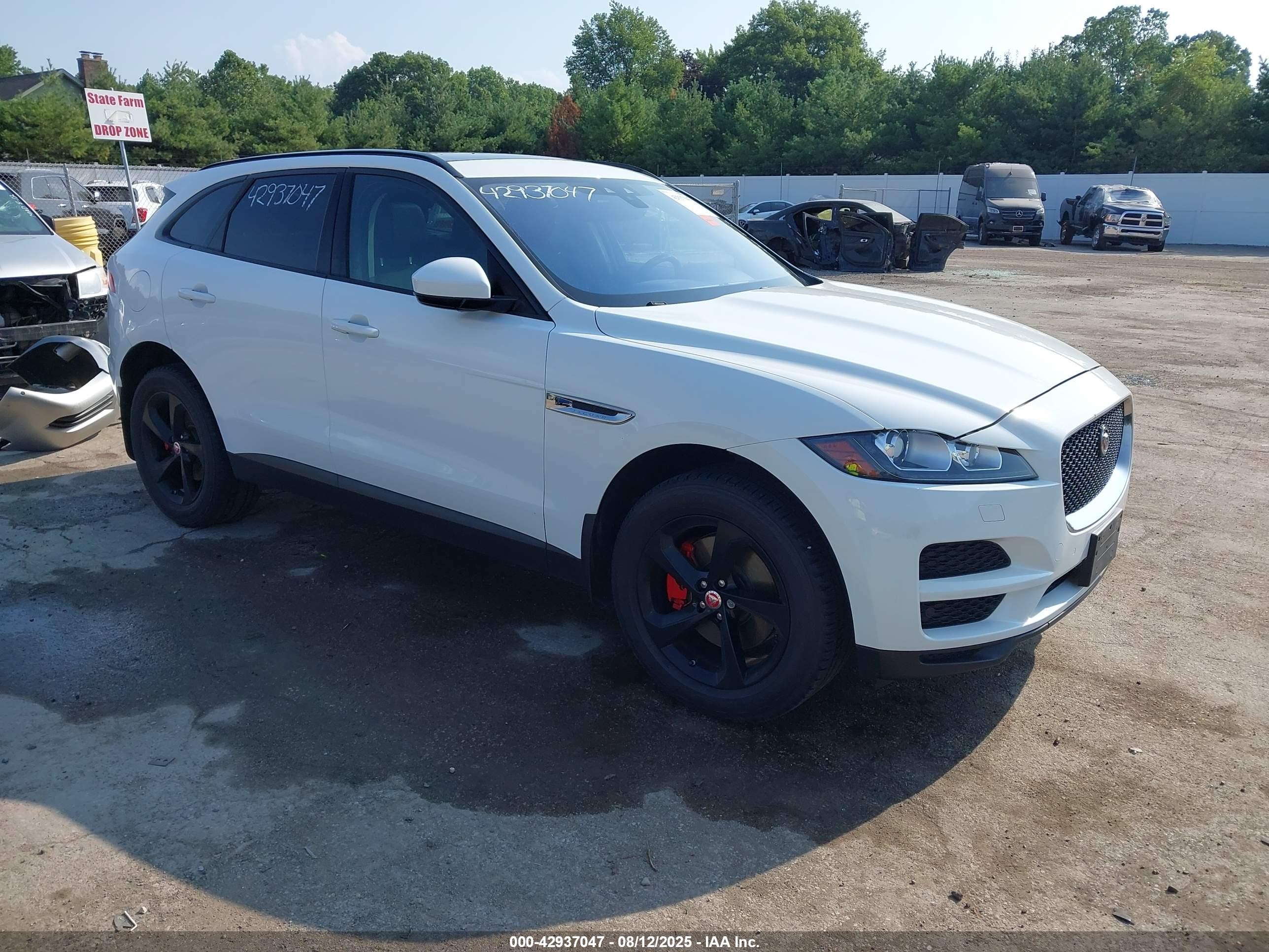 2017 Jaguar F-Pace 35t Premium, VIN SADCJ2BVXHA886014 — Water / flood