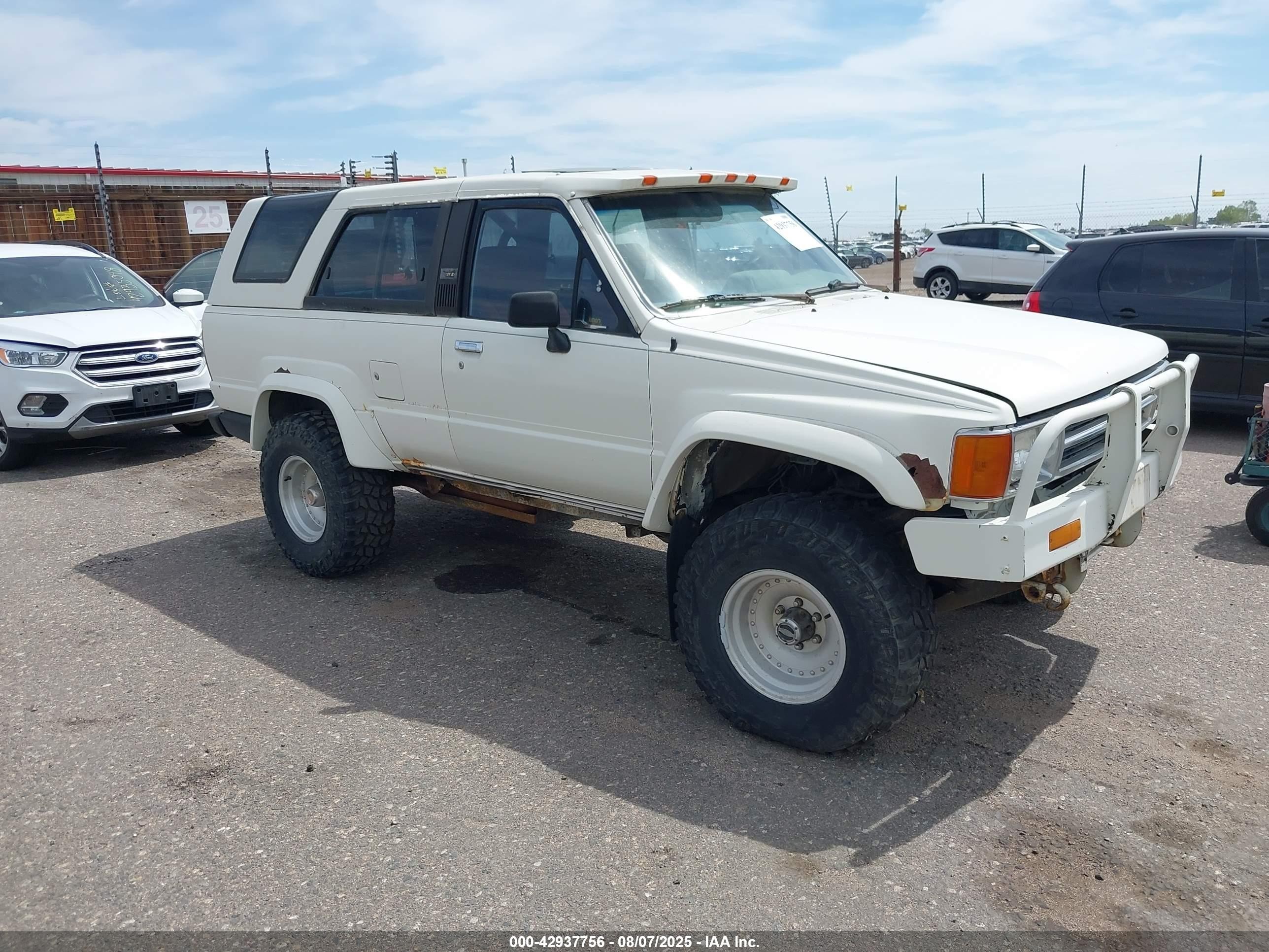 1987 Toyota 4Runner Deluxe, VIN JT4RN62S5H0151325 — Side