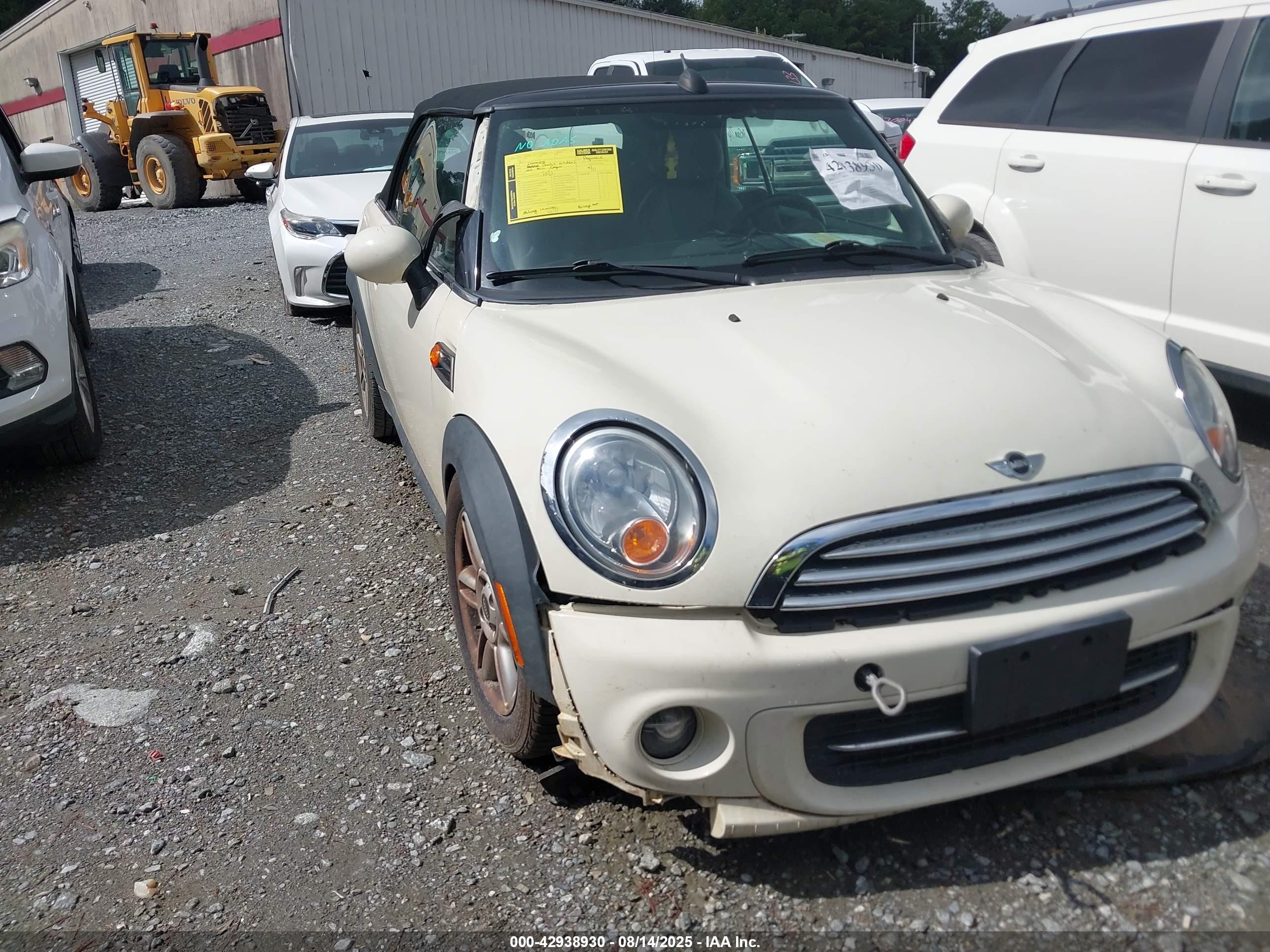 2012 MINI Convertible, VIN WMWZN3C55CT265529 — Front end