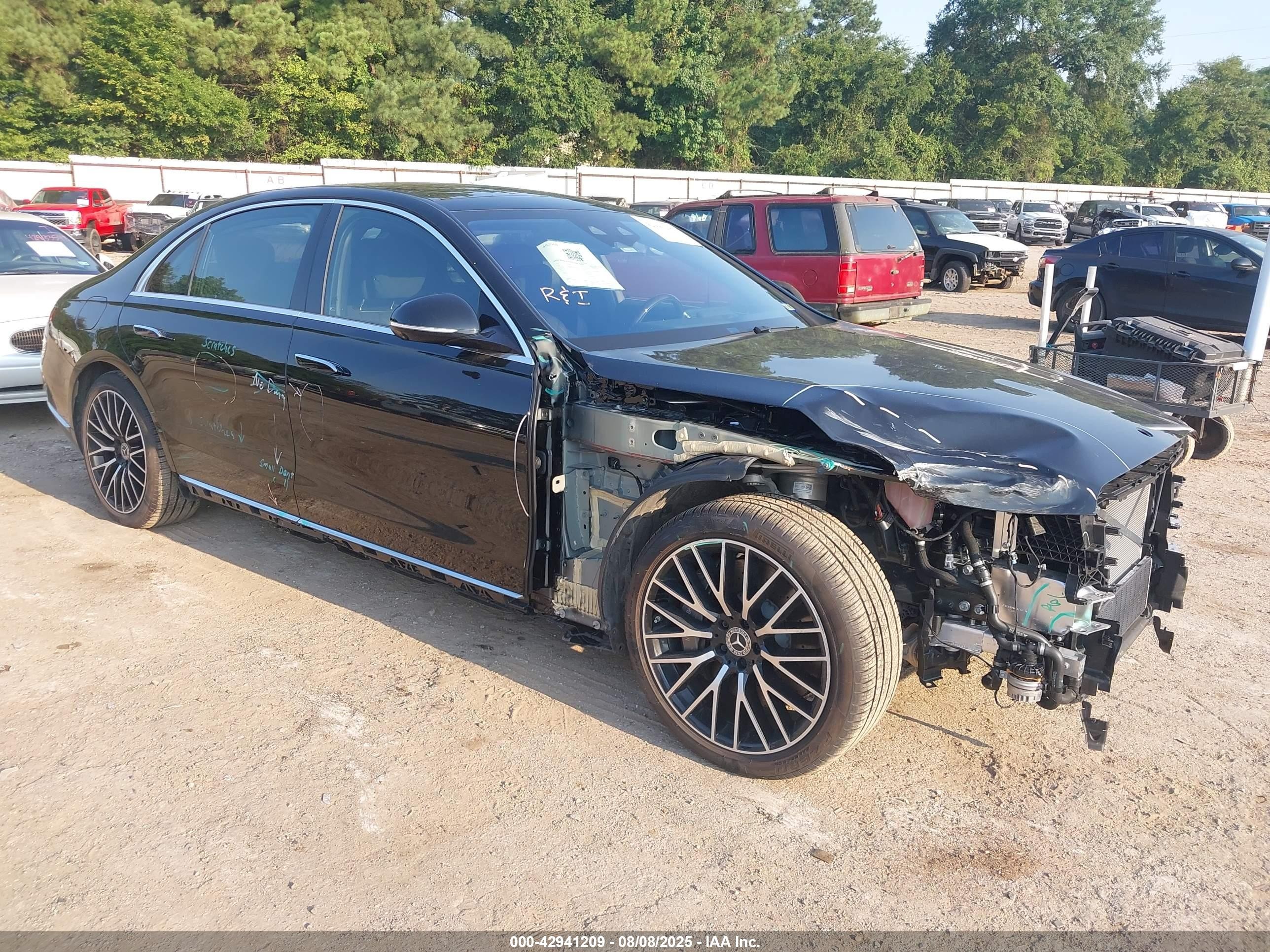 2024 Mercedes-Benz S 500, VIN W1K6G6DB1RA286684 — Front end