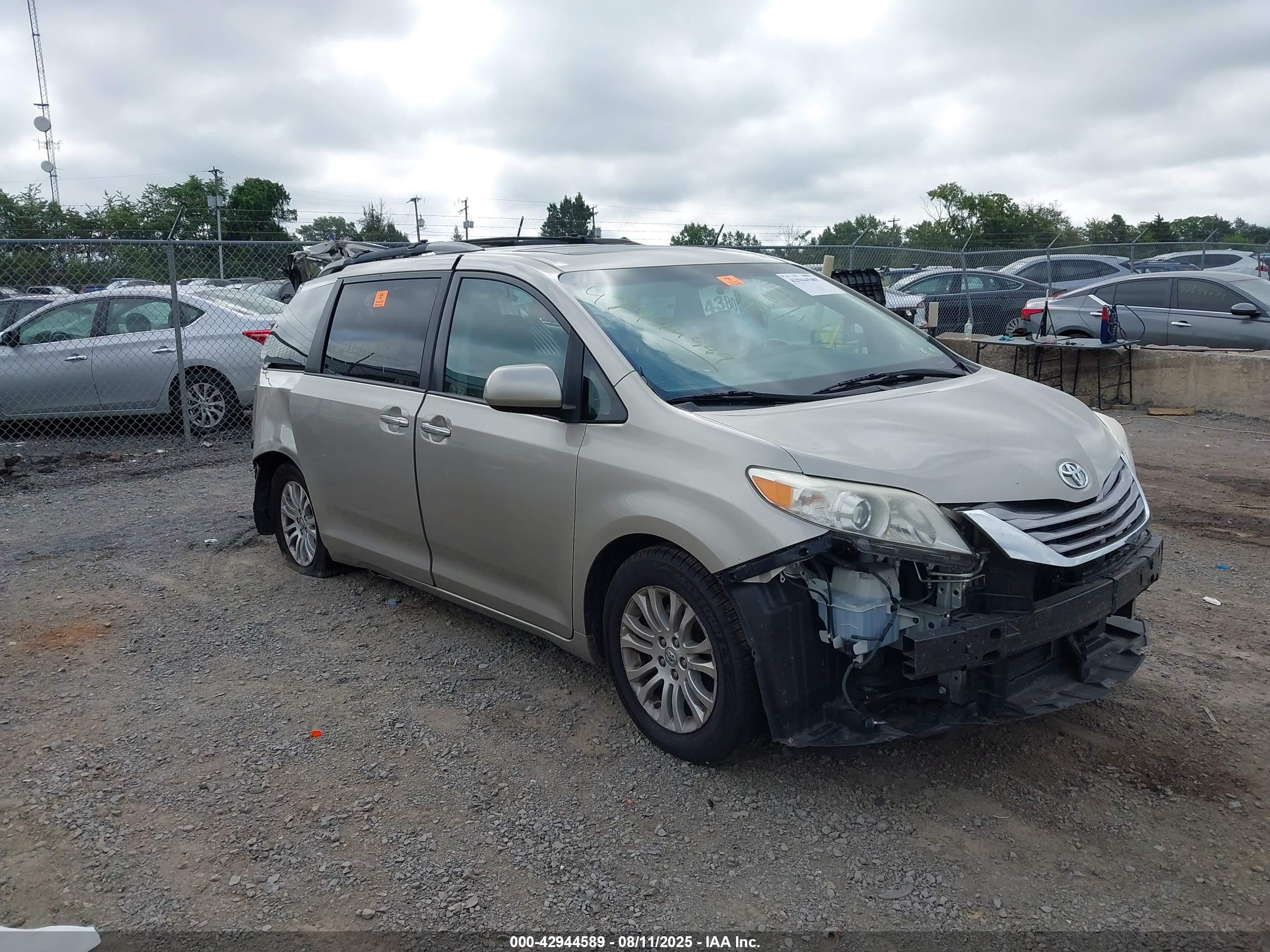 2017 Toyota Sienna Limited Premium, VIN 5TDYZ3DC7HS847735 — Biohazard / chemical