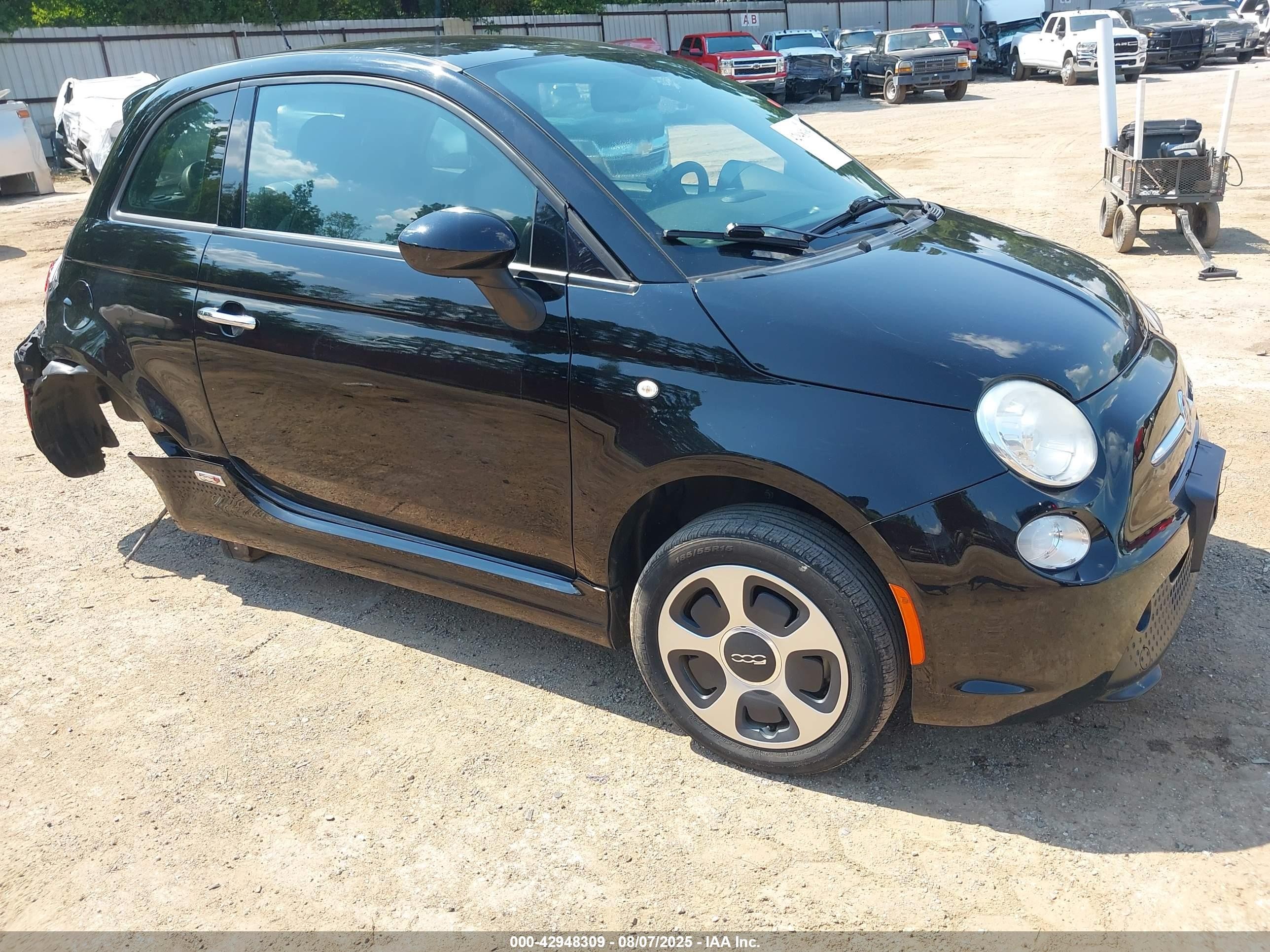 2015 FIAT 500e, VIN 3C3CFFGE2FT544953 — Rear end
