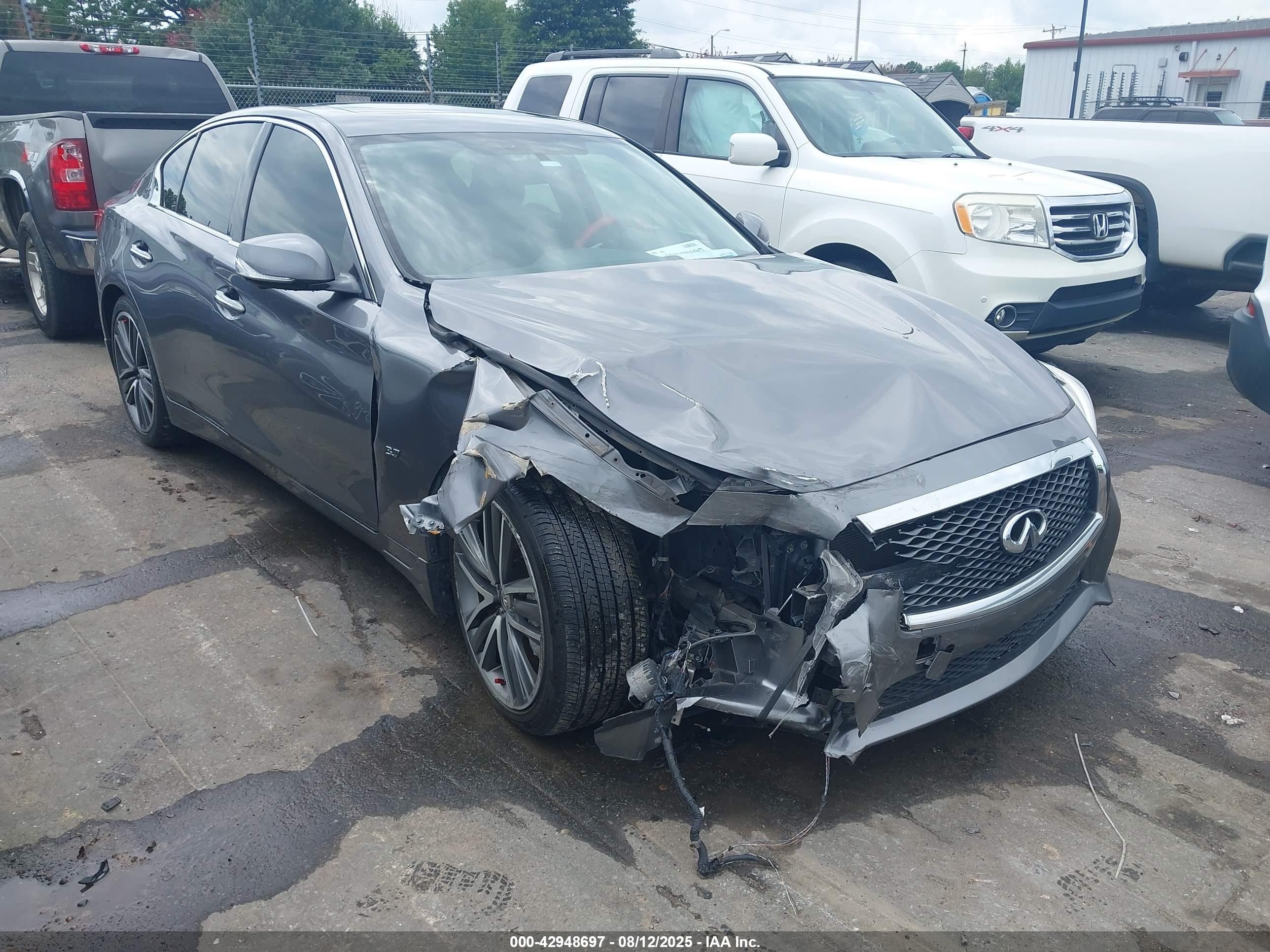 2015 Infiniti Q50, VIN JN1BV7AP5FM332860 — Front end