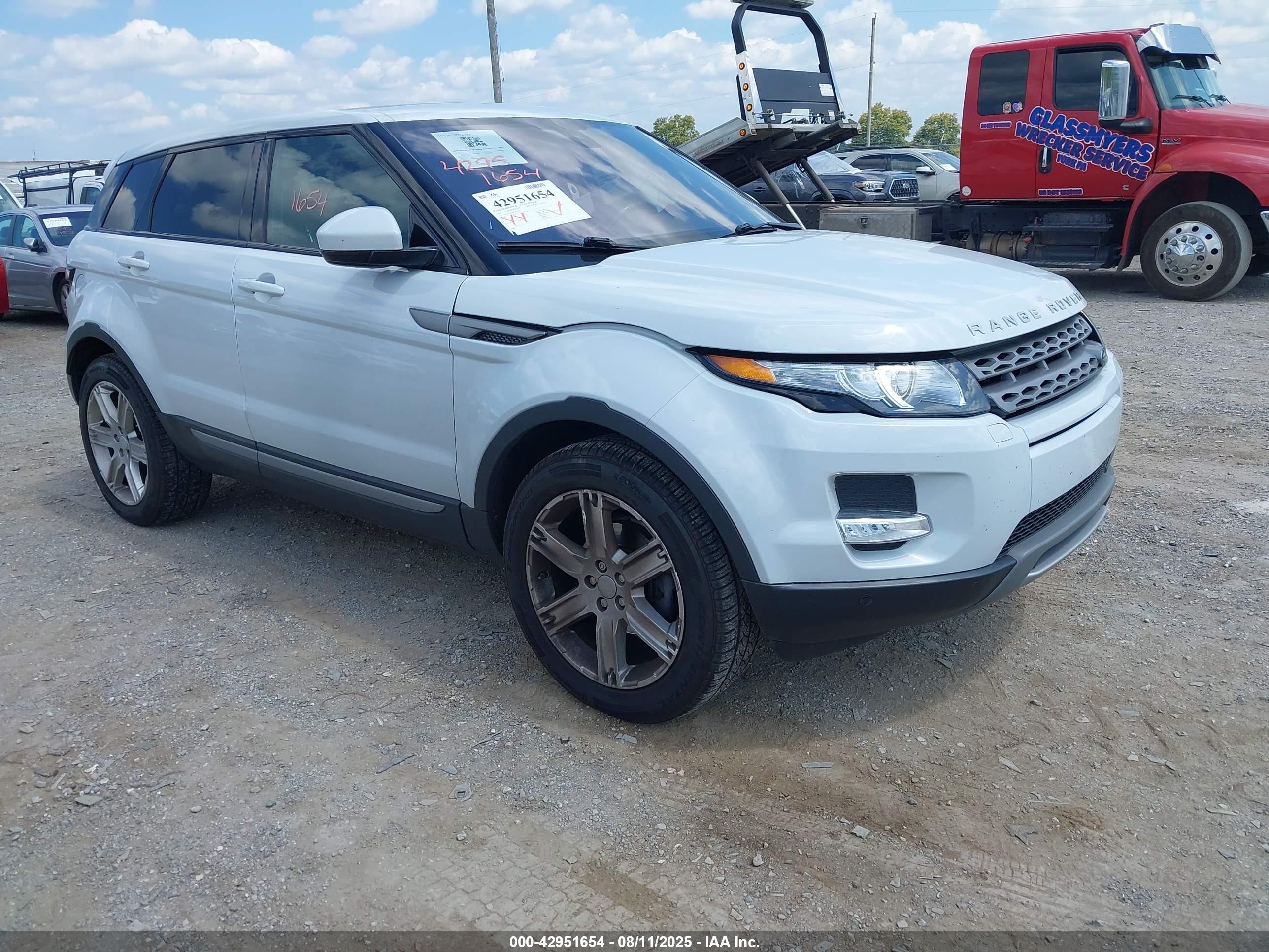 2015 Land Rover Range Rover Evoque Pure Plus, VIN SALVP2BG4FH071261 — Side