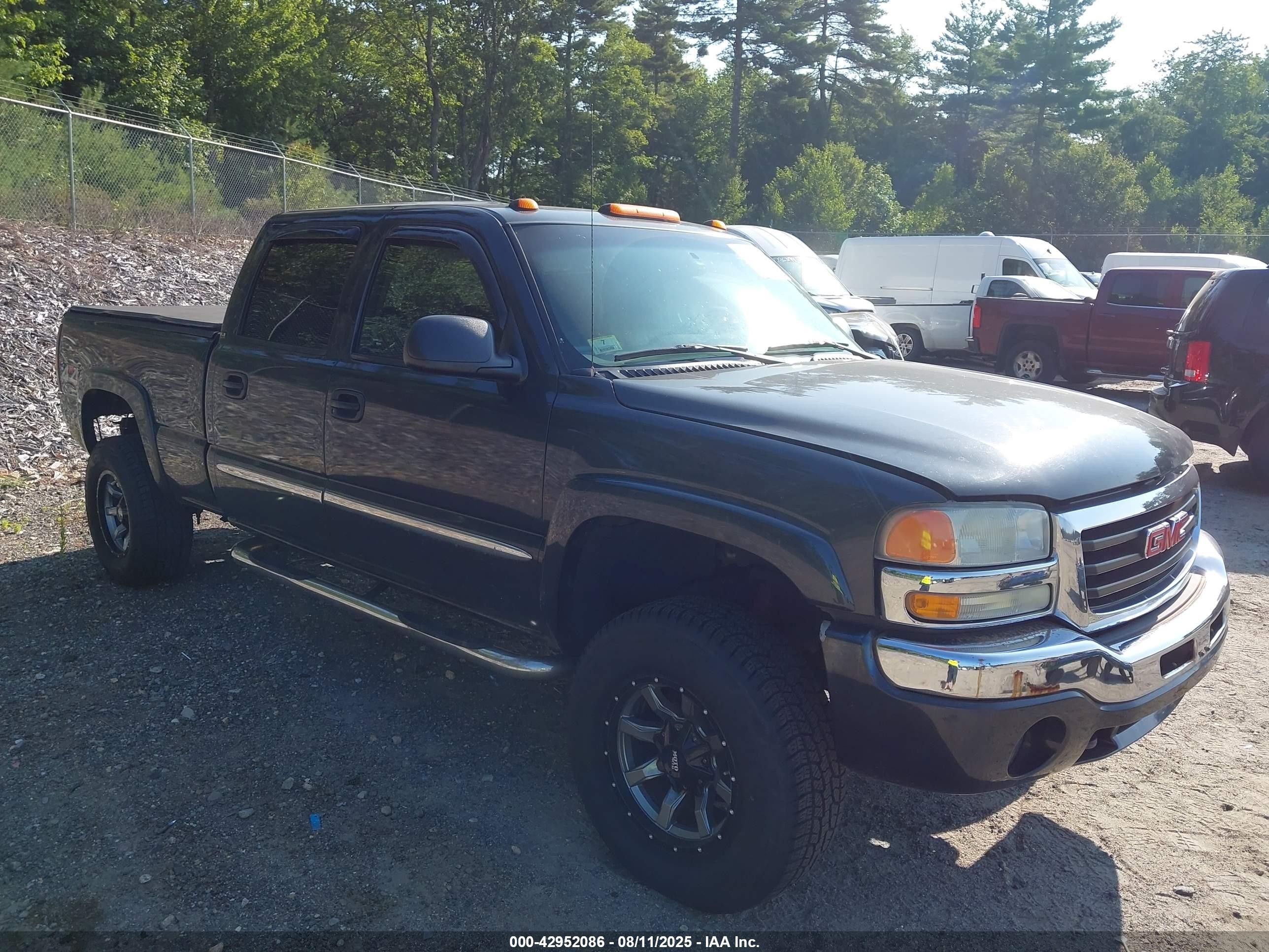 2003 GMC Sierra 1500HD SLE, VIN 1GTGK13U23F162761 — Frame damage
