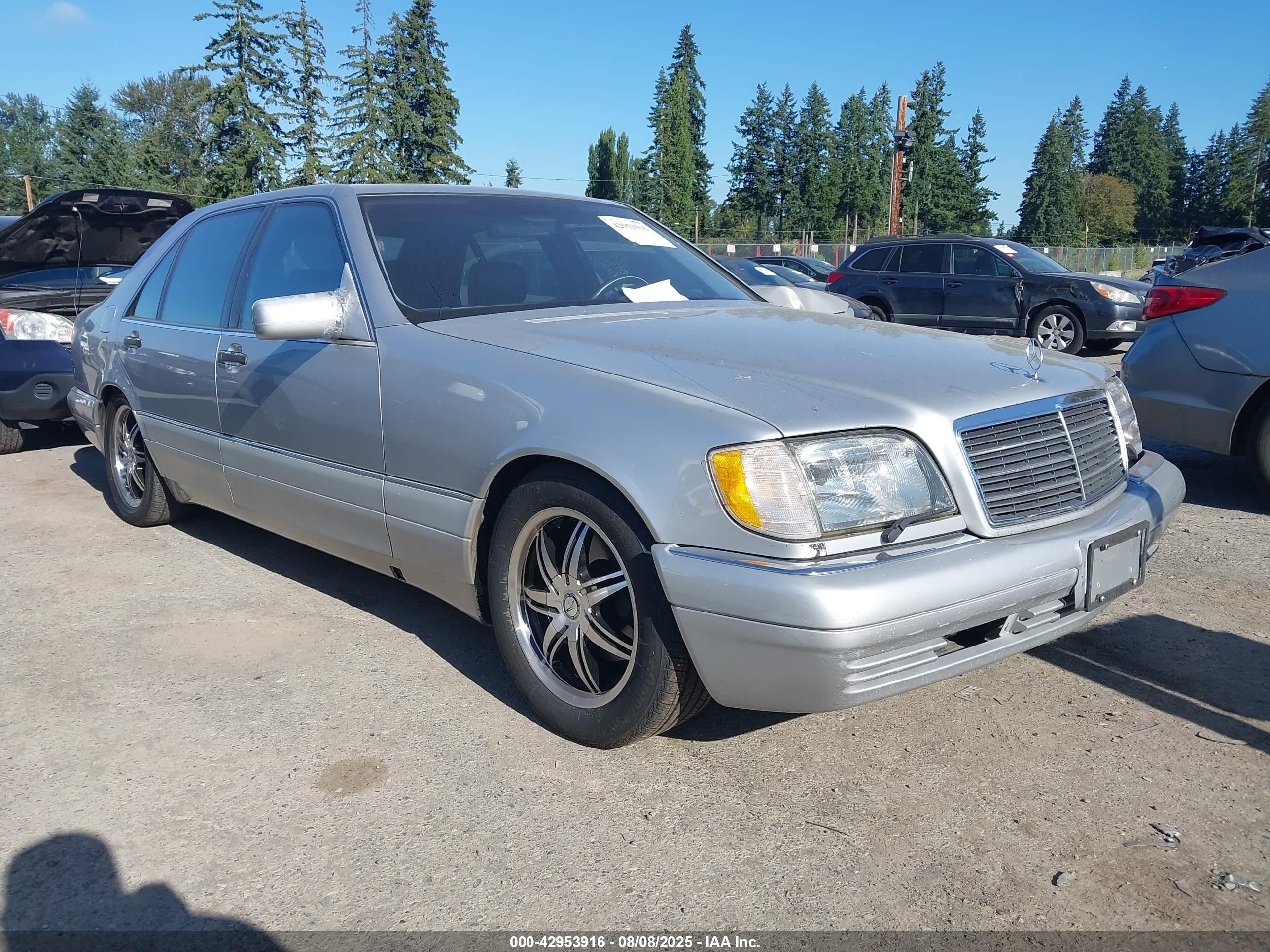 1998 Mercedes-Benz S 320/430/500, VIN WDBGA51G0WA383346 — Front end