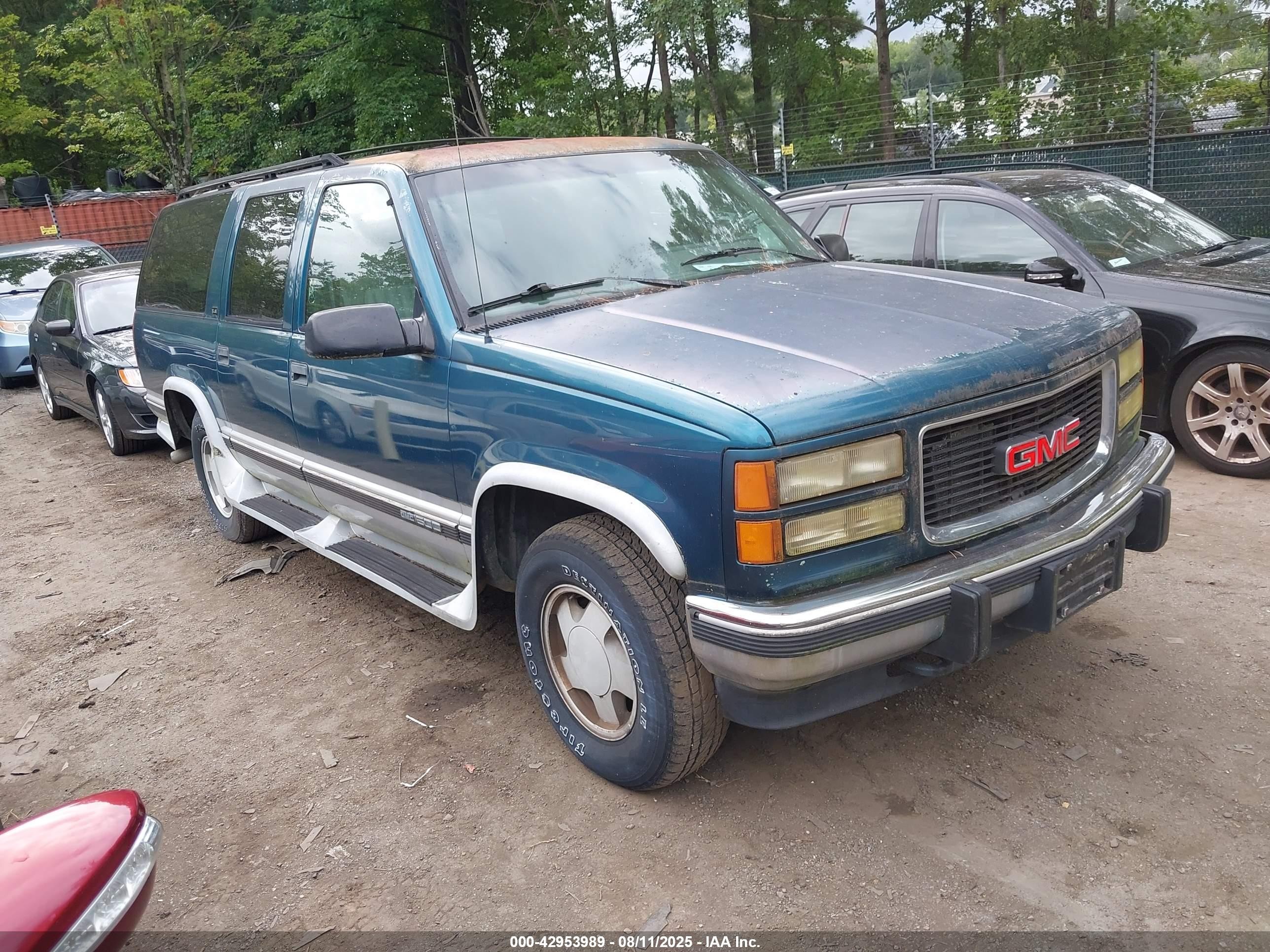 1994 GMC Suburban, VIN 1GKFK16K9RJ752200 — Normal wear
