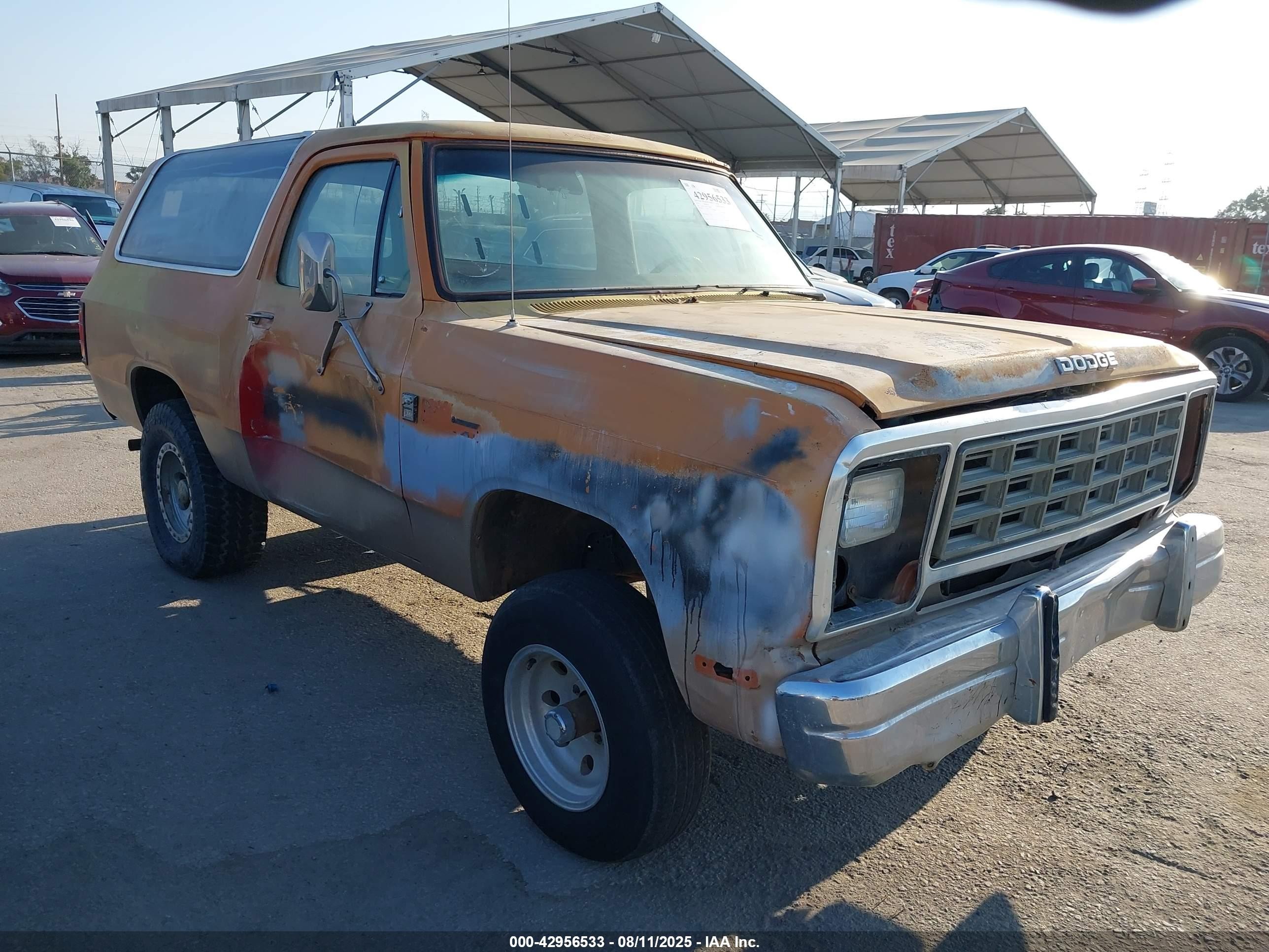 1982 Dodge Ram Charger, VIN 1B4GW12R5CS265968 — Бок