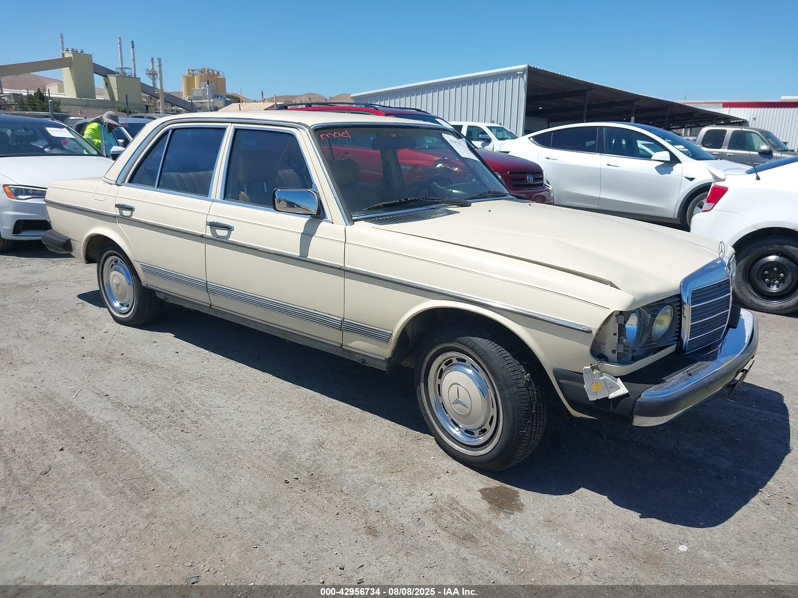 1983 Mercedes-Benz 240 Series 240D, VIN WDBAB23A2DB412265 — Фото с аукциона