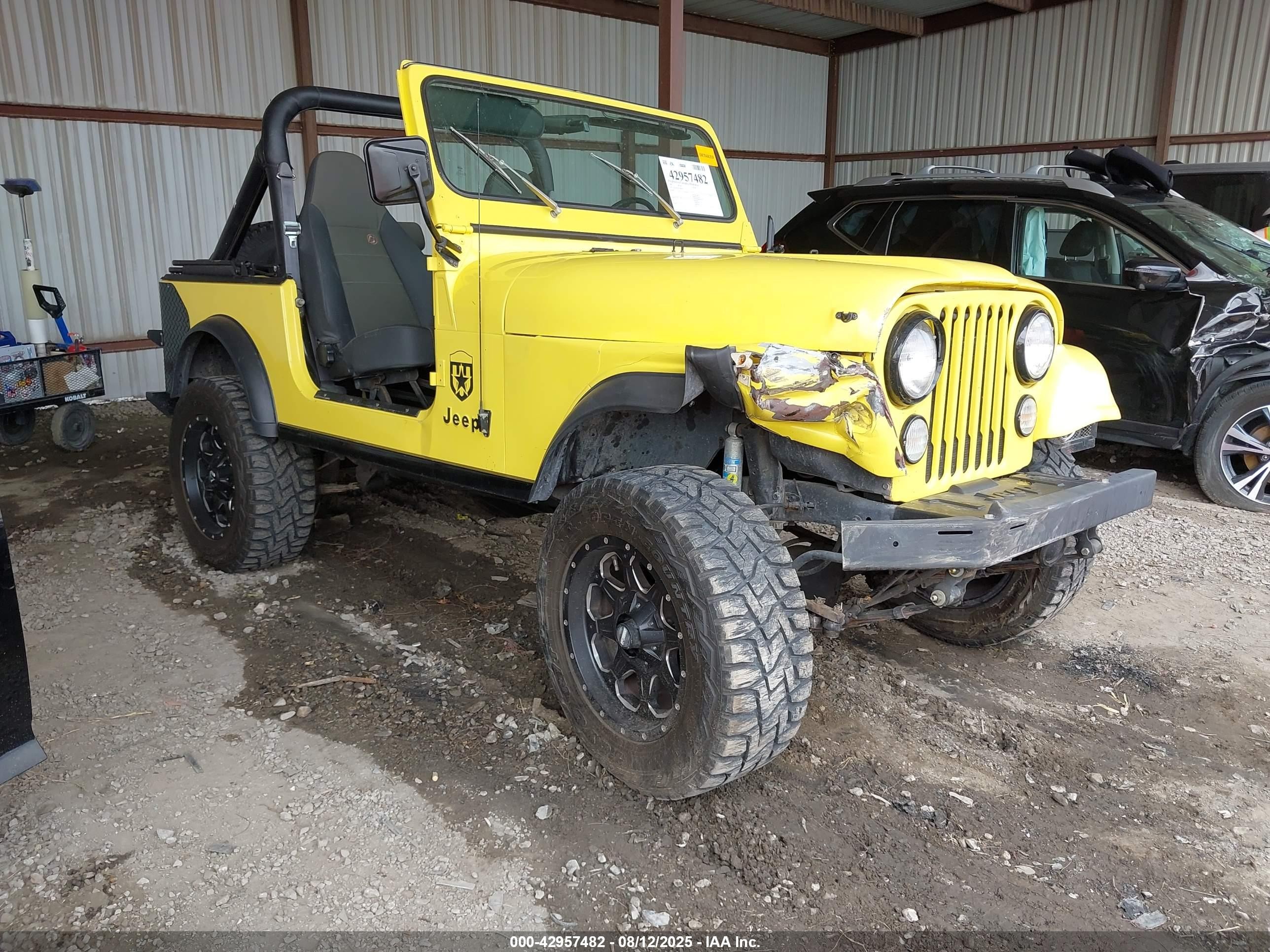 1982 Jeep CJ, VIN 1JCCE87E3CT007010 — Перед