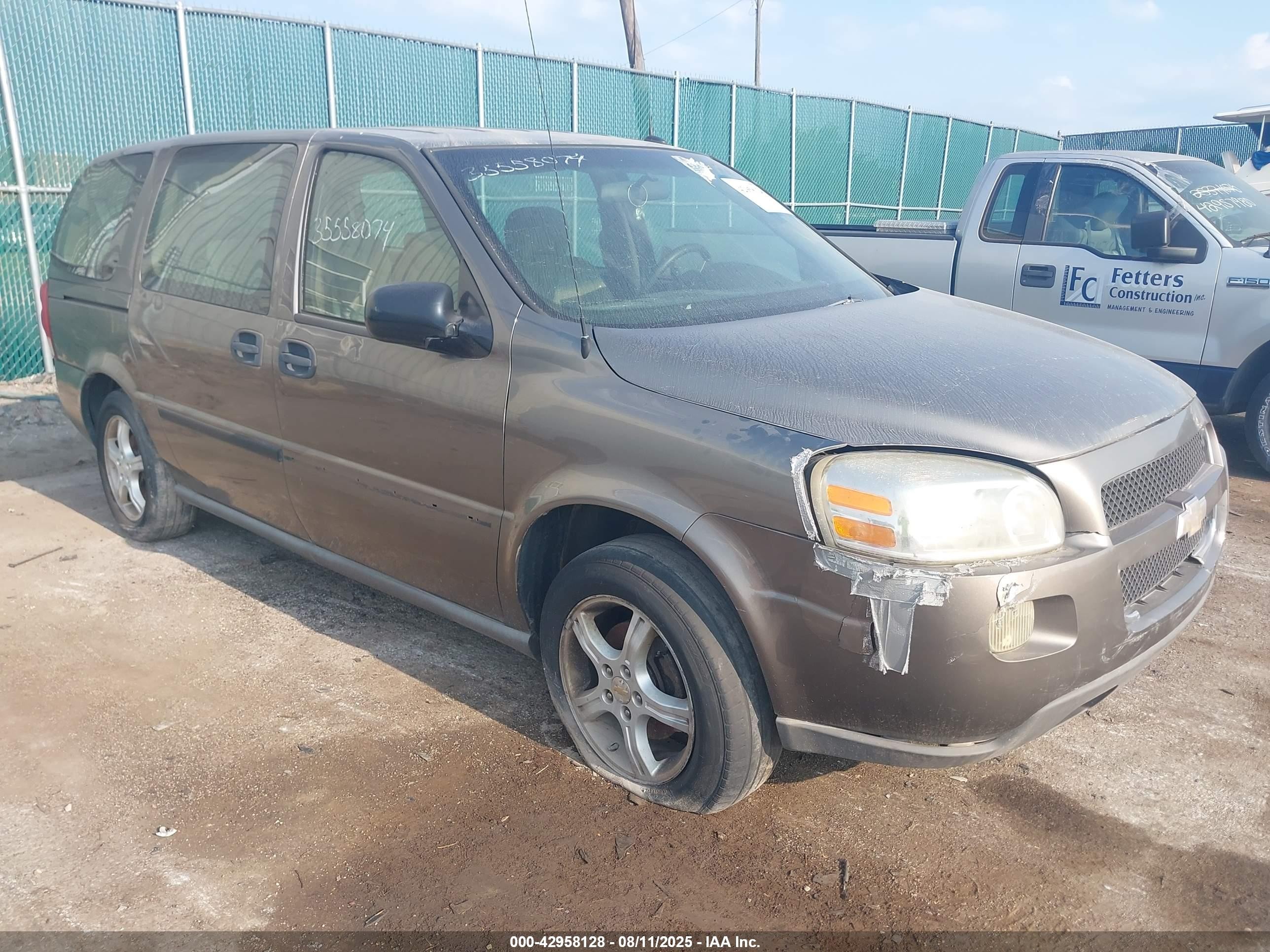 2005 Chevrolet Uplander, VIN 1GNDV03LX5D178658 — Side