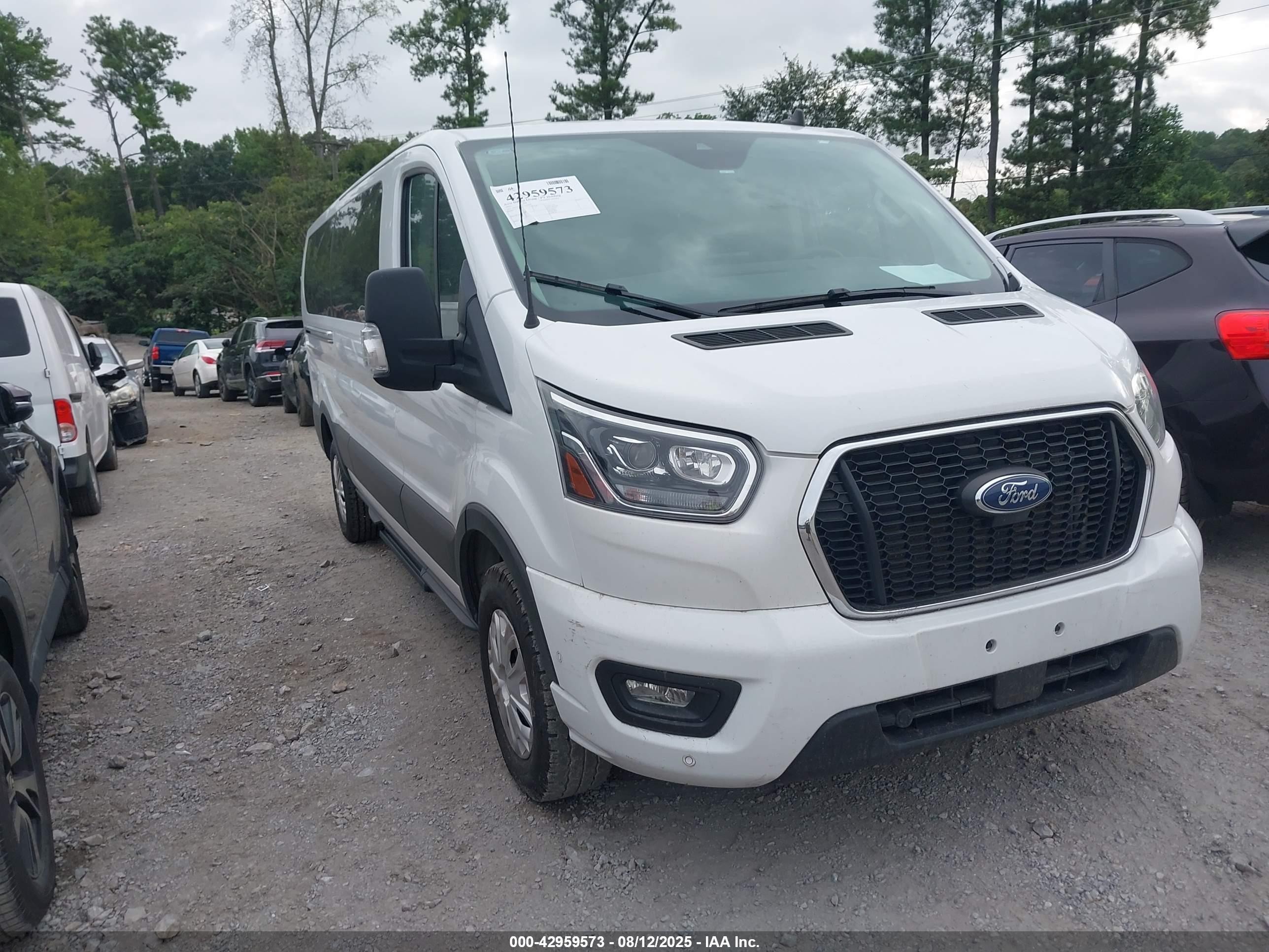 2023 Ford Transit Passenger XL, VIN 1FBAX2YG8PKA54016 — Front end