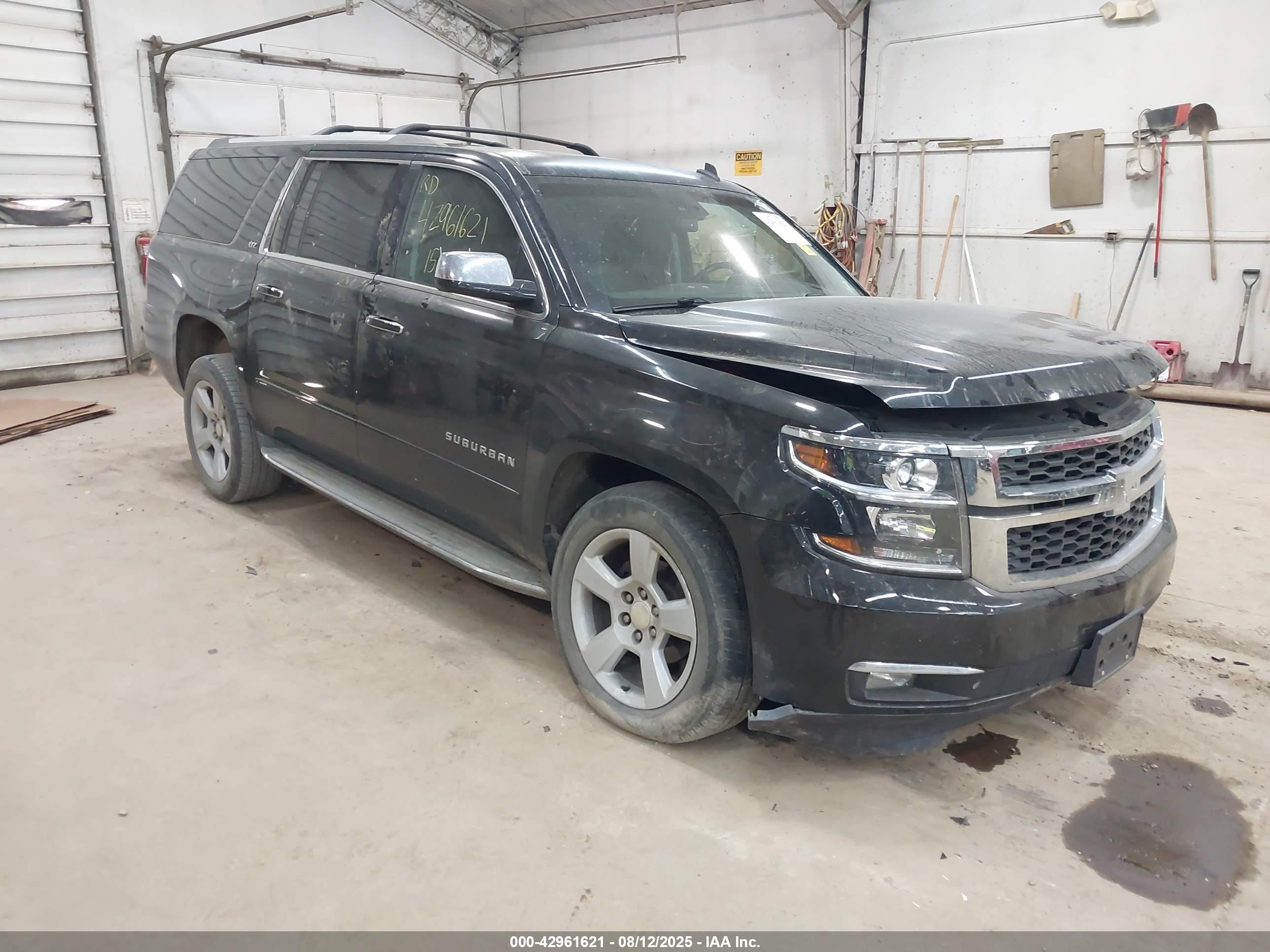 2015 Chevrolet Suburban LTZ, VIN 1GNSKKKC0FR139501 — Front end