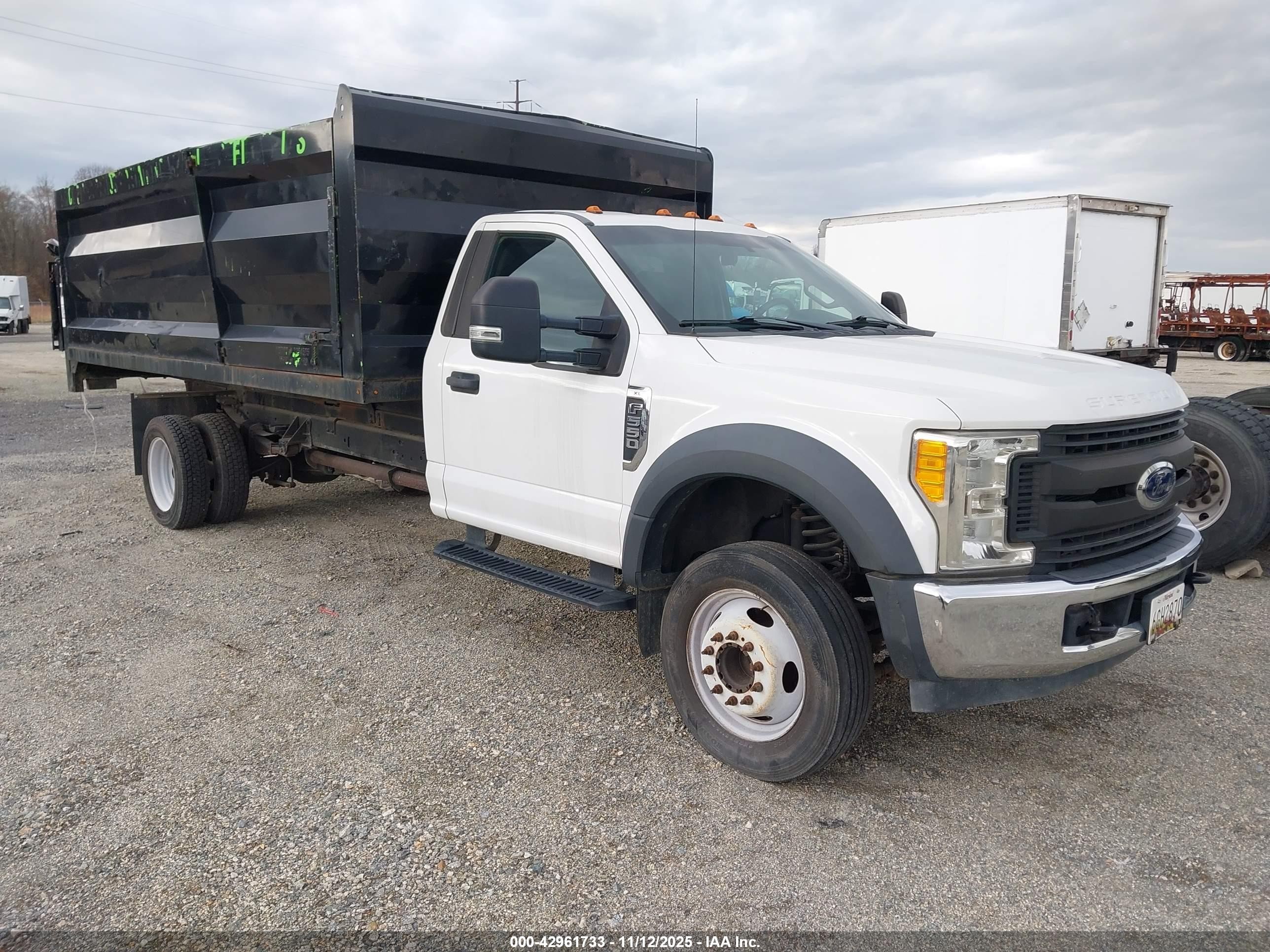 2017 Ford F-550 XL, VIN 1FDUF5GT3HEC90208 — Rear end