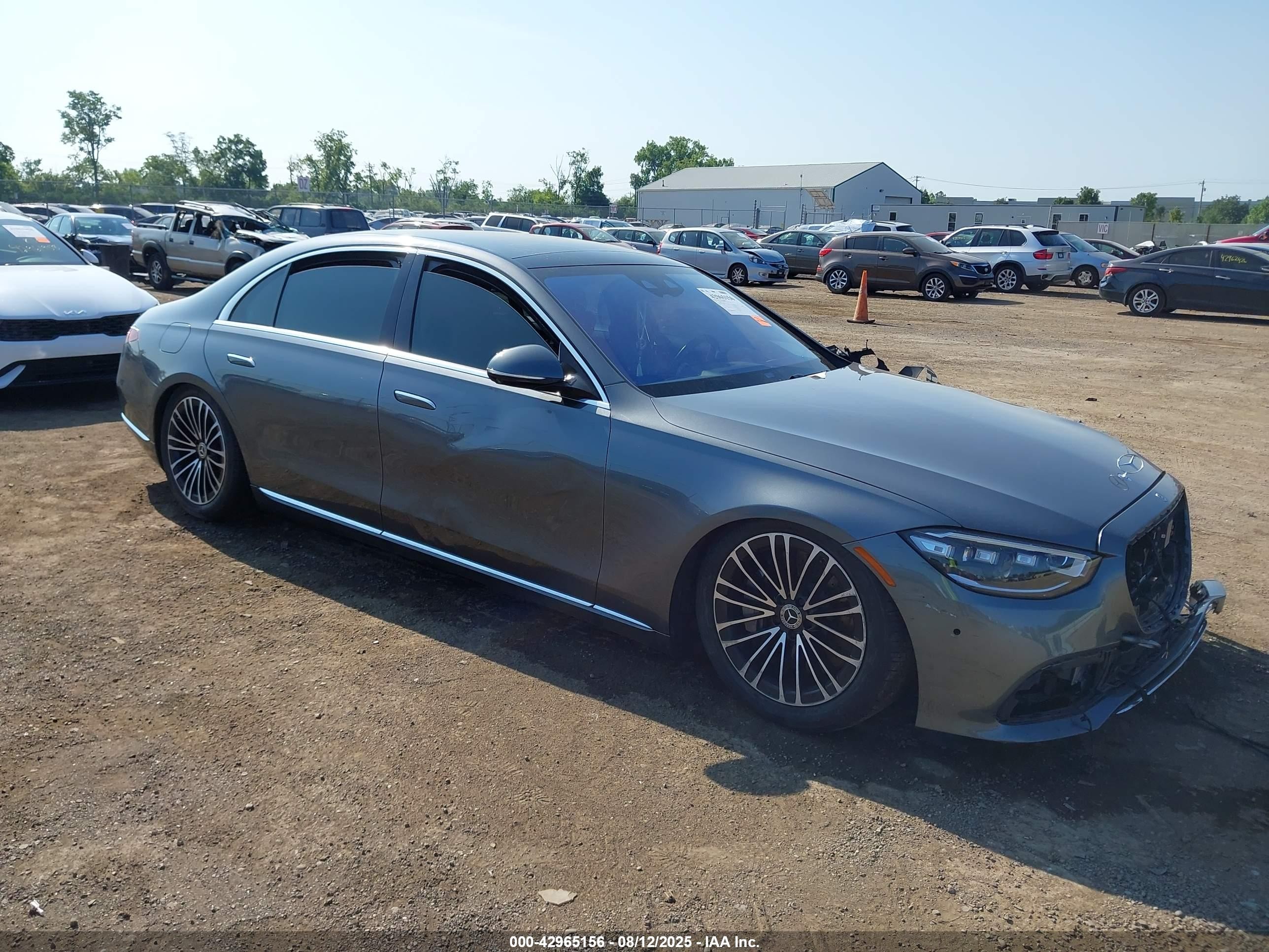 2021 Mercedes-Benz S 580, VIN W1K6G7GBXMA040405 — Front end