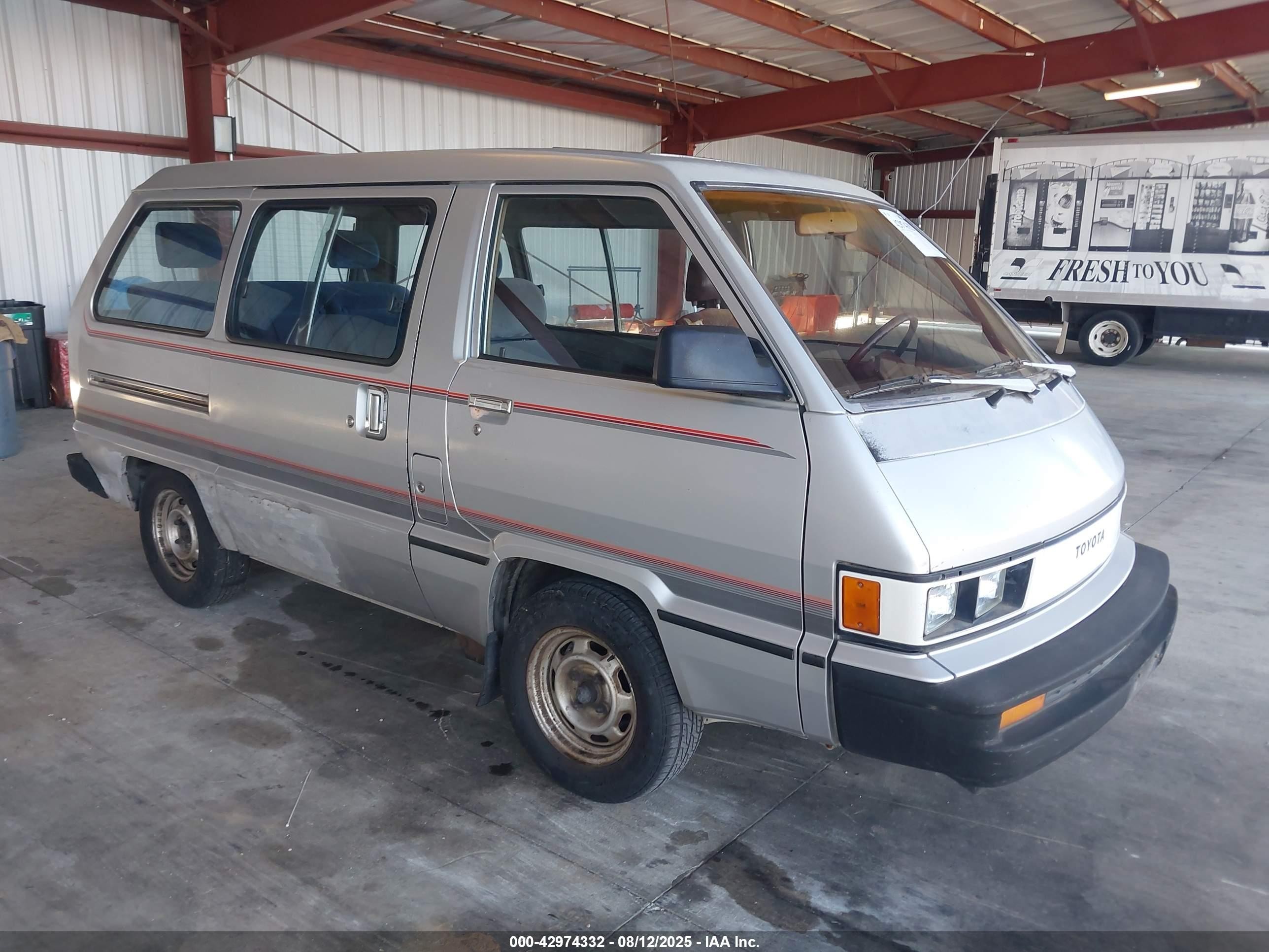 1985 Toyota VAN, VIN JT4YR27V2F0025450 — Side