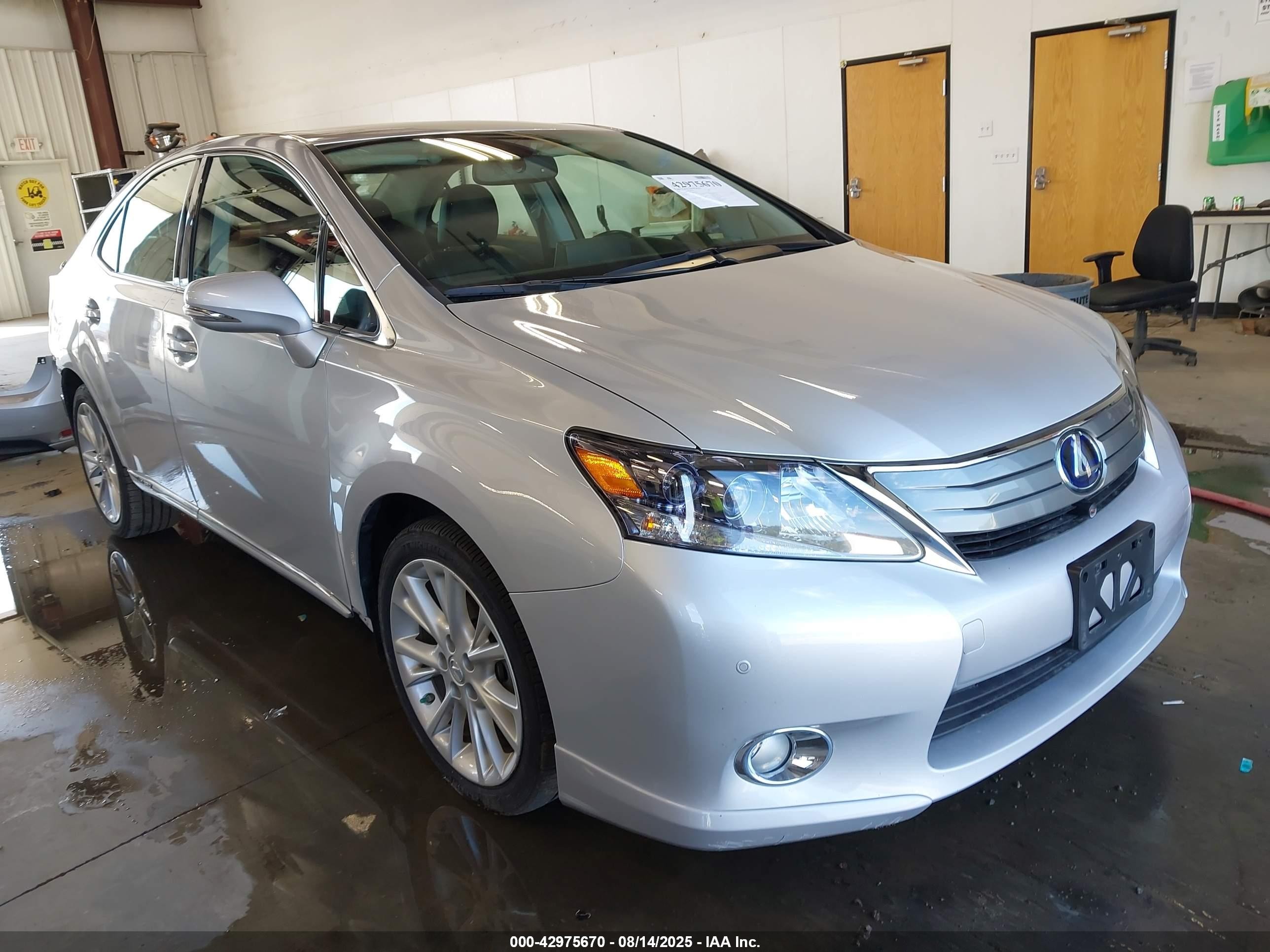 2011 Lexus HS 250h, VIN JTHBB1BA1B2046196 — Rear end