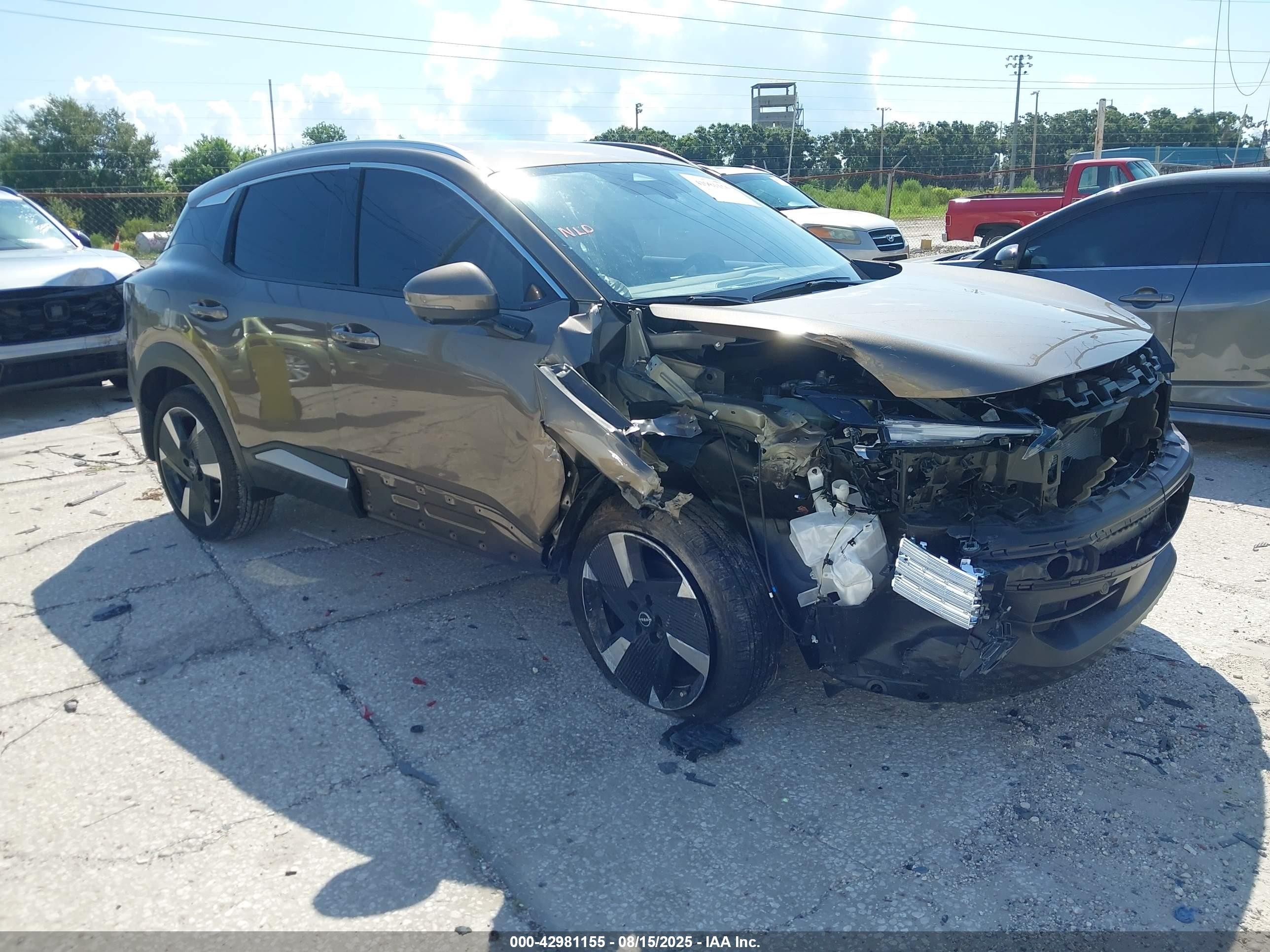 2025 Nissan Kicks SR, VIN 3N8AP6DA3SL324429 — Front end