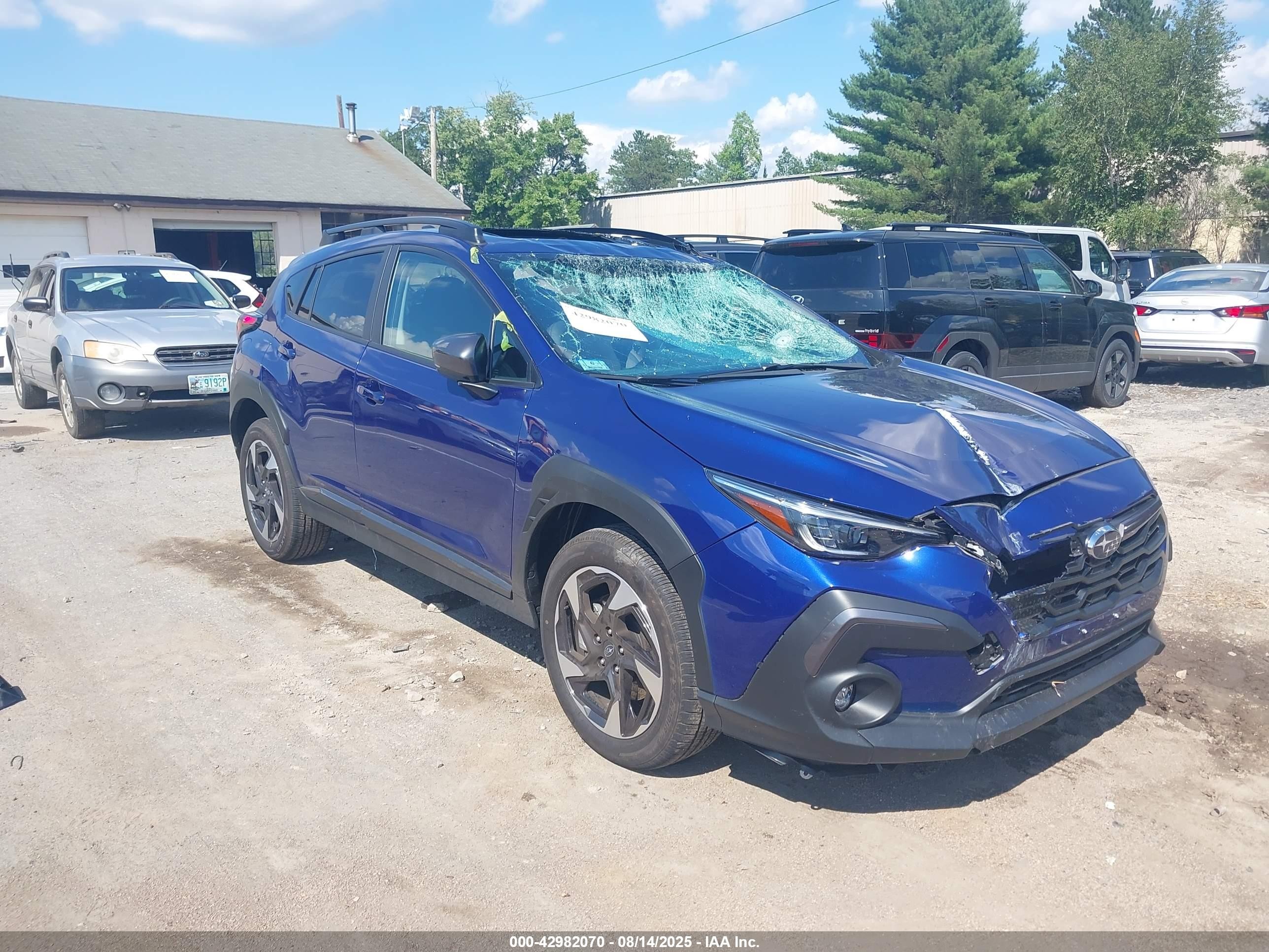 2025 Subaru Crosstrek Limited, VIN 4S4GUHM66S3719704 — Перед
